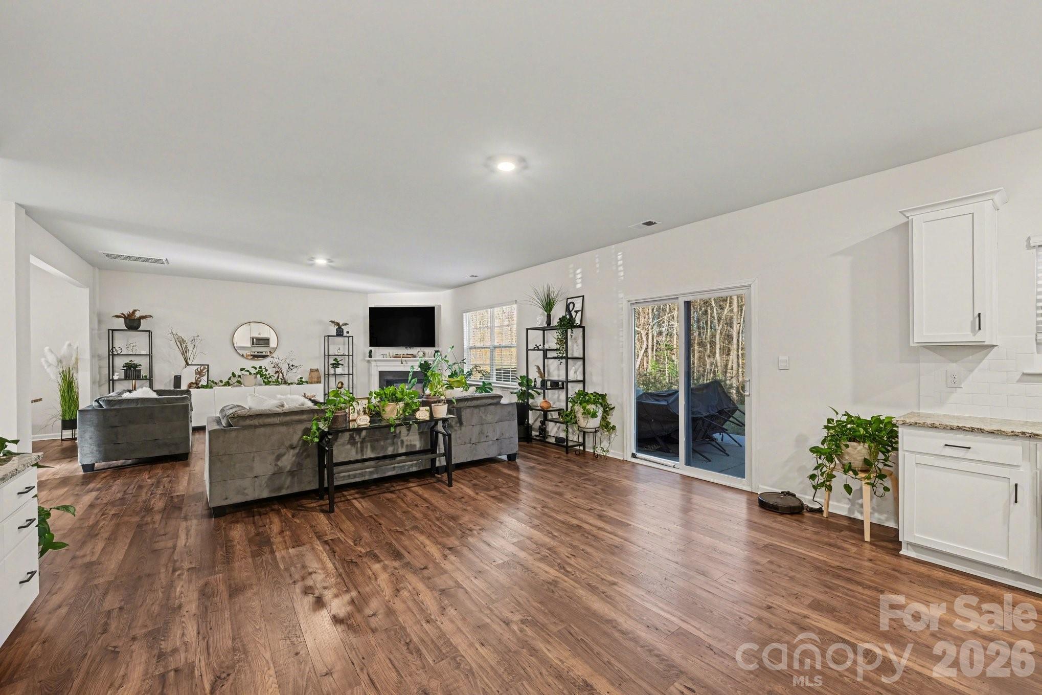 664 Saddlebred Lane — Locust