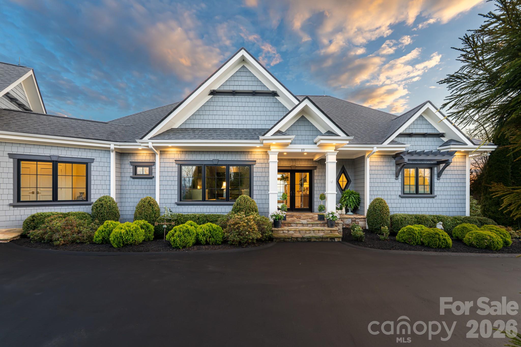 89 N Snow Ridge Drive #13 — Hendersonville