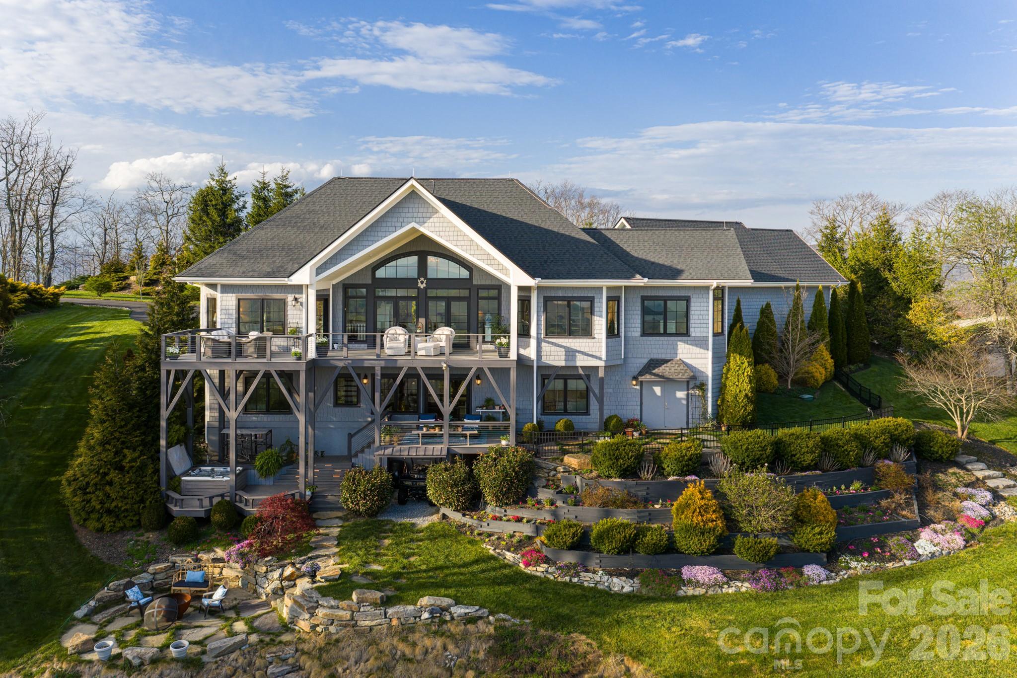 89 N Snow Ridge Drive #13 — Hendersonville