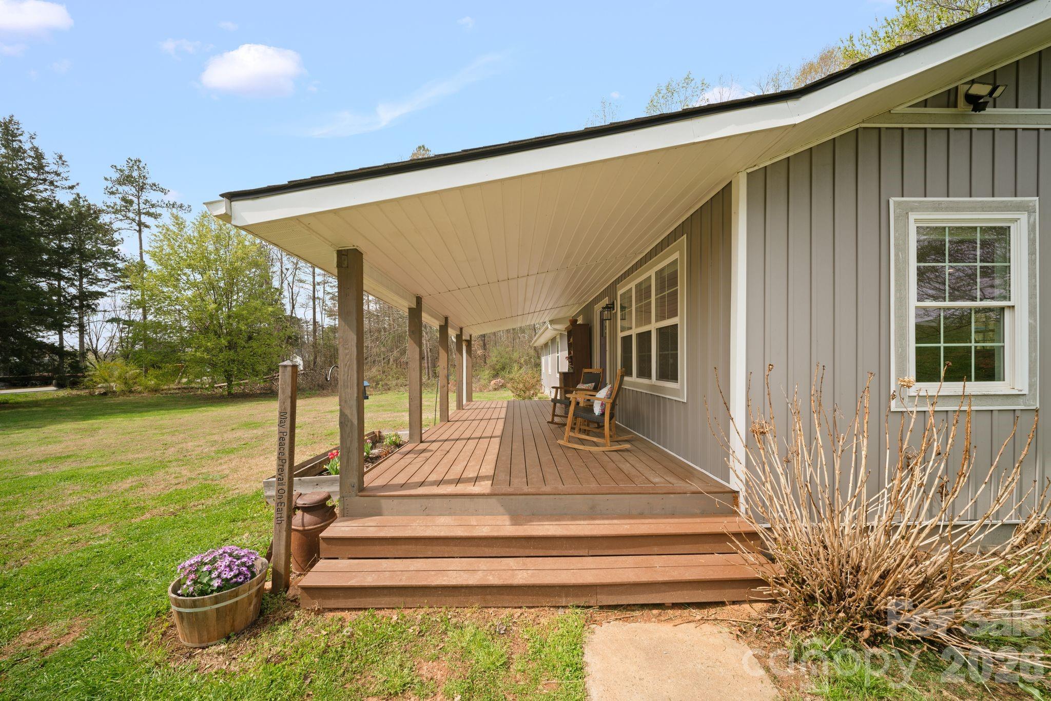 527 Floyd Blackwell Road — Tryon