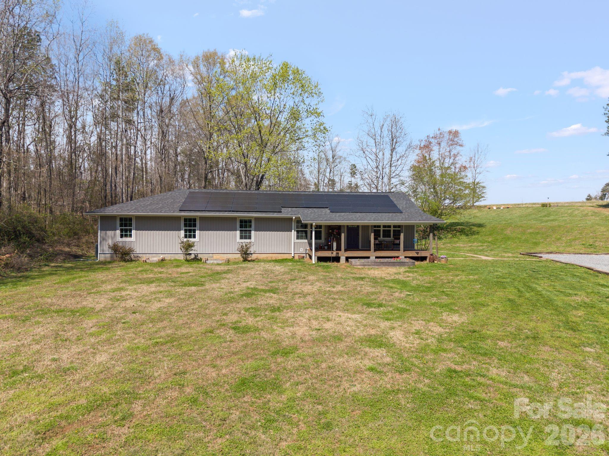 527 Floyd Blackwell Road — Tryon