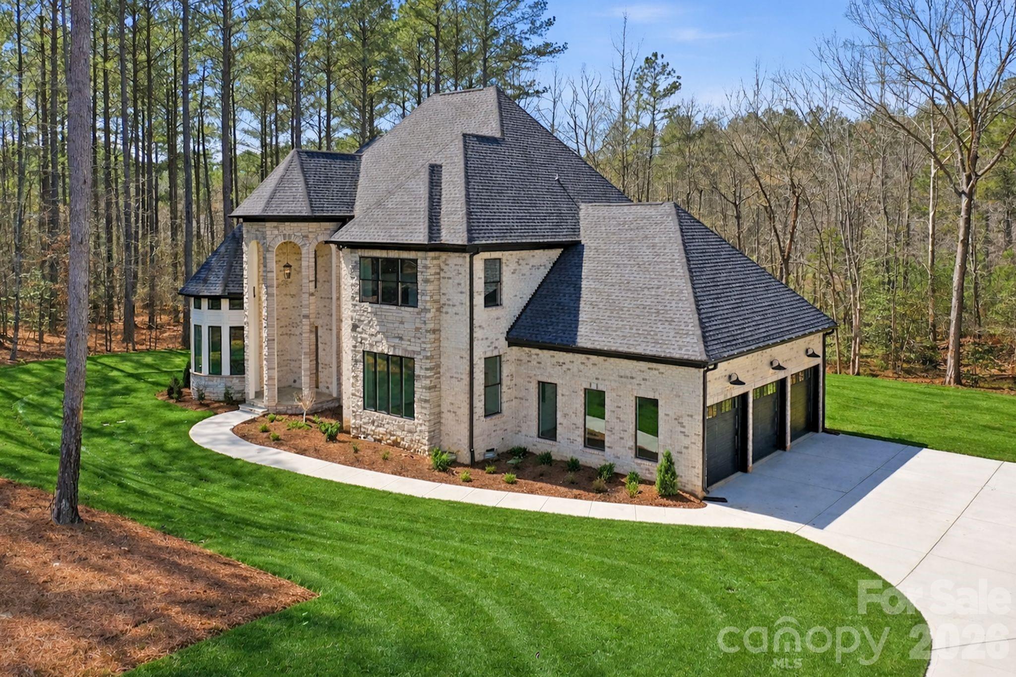 6405 Chimney Bluff Road — Lancaster