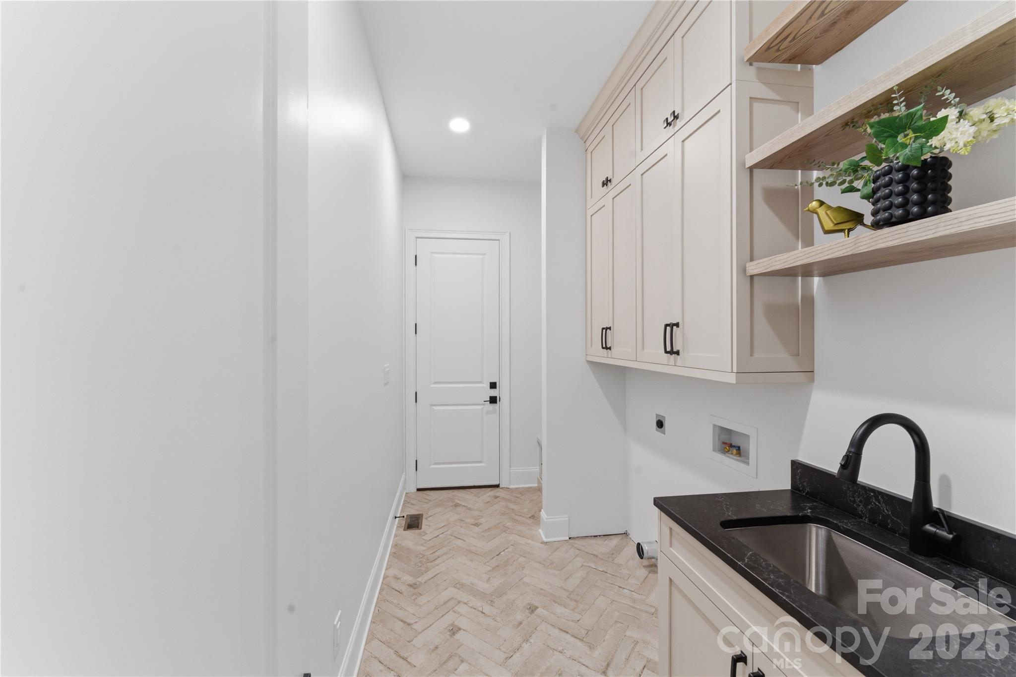 6405 Chimney Bluff Road — Lancaster
