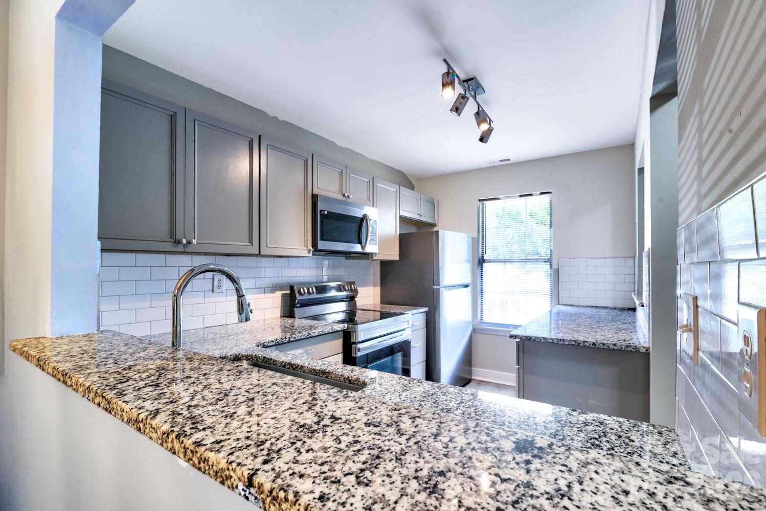 6129 Windsor Gate Lane — Charlotte