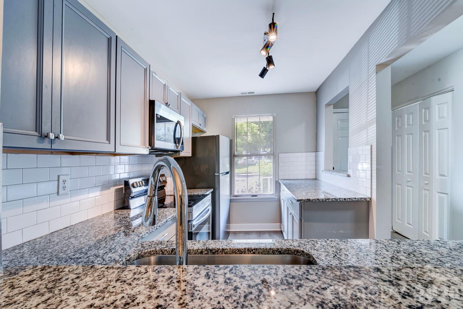 6129 Windsor Gate Lane — Charlotte
