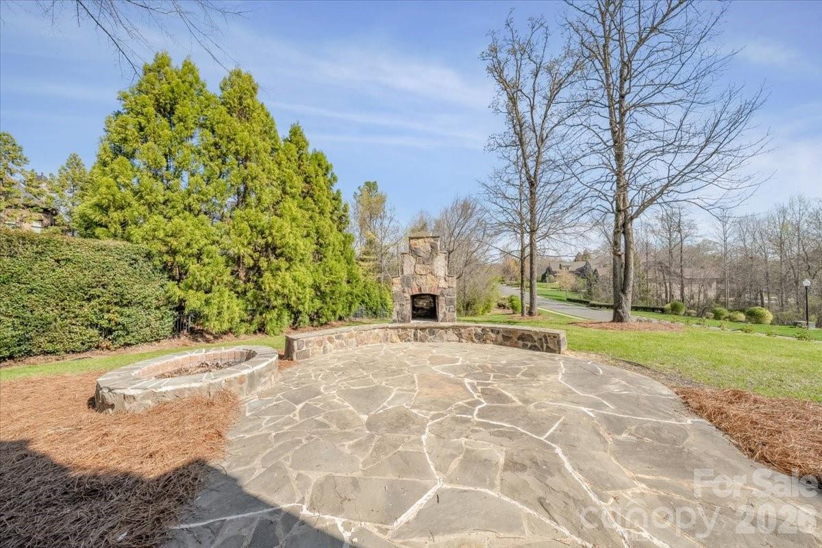 1900 Funny Cide Drive — Waxhaw