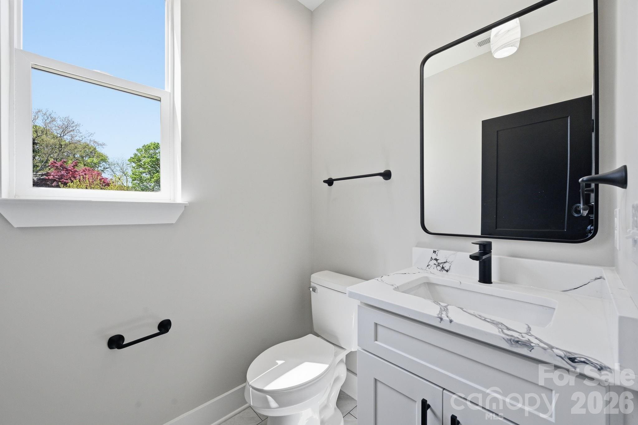 9215 Edinburg Avenue — Huntersville