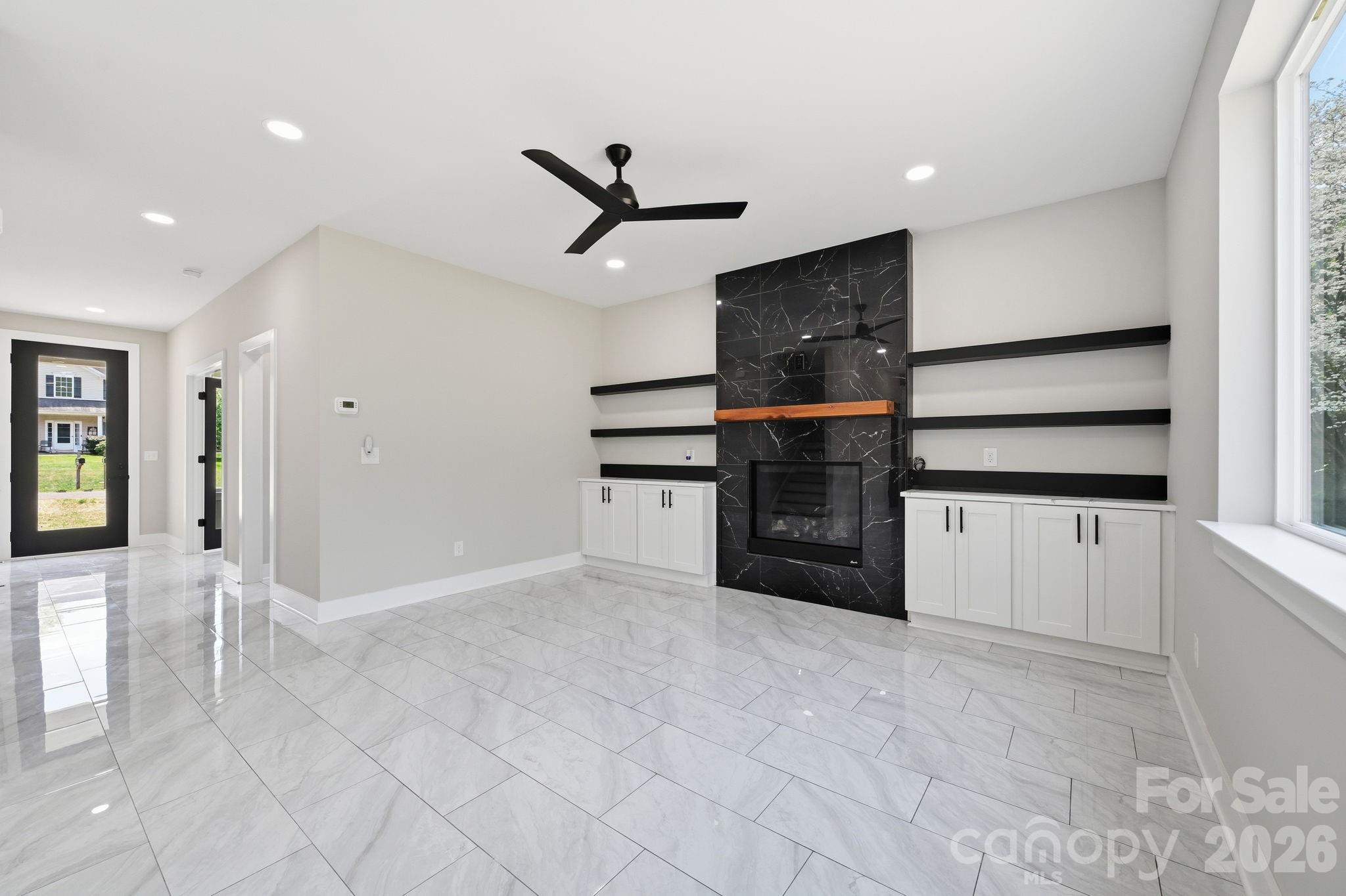 9215 Edinburg Avenue — Huntersville