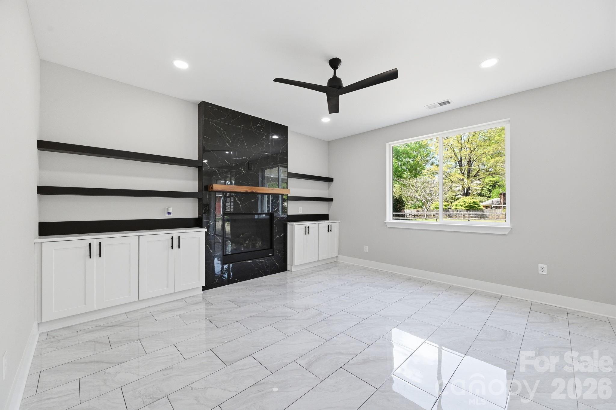 9215 Edinburg Avenue — Huntersville