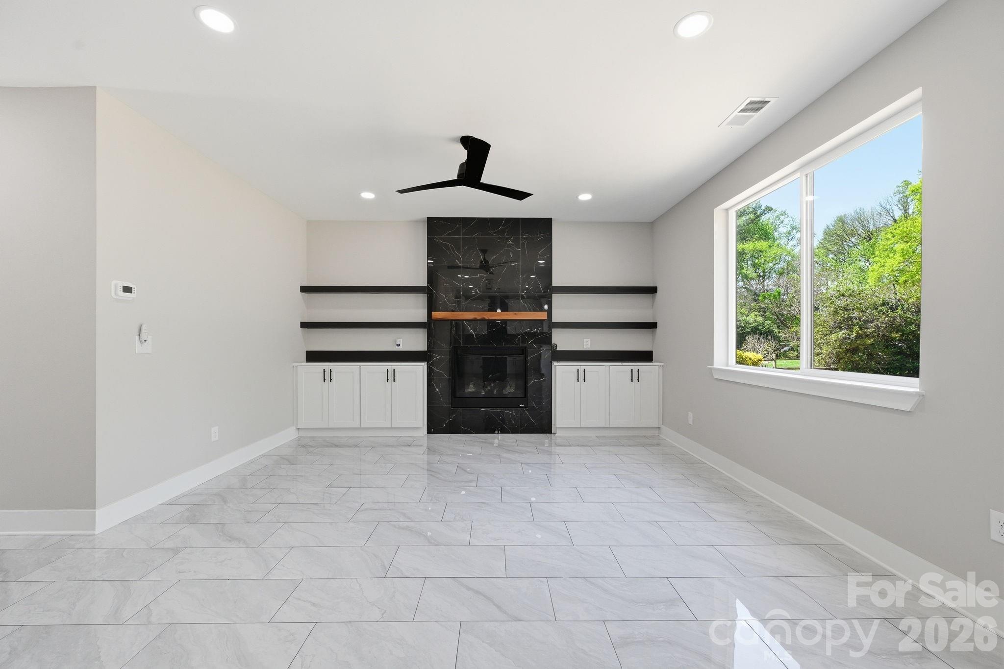 9215 Edinburg Avenue — Huntersville