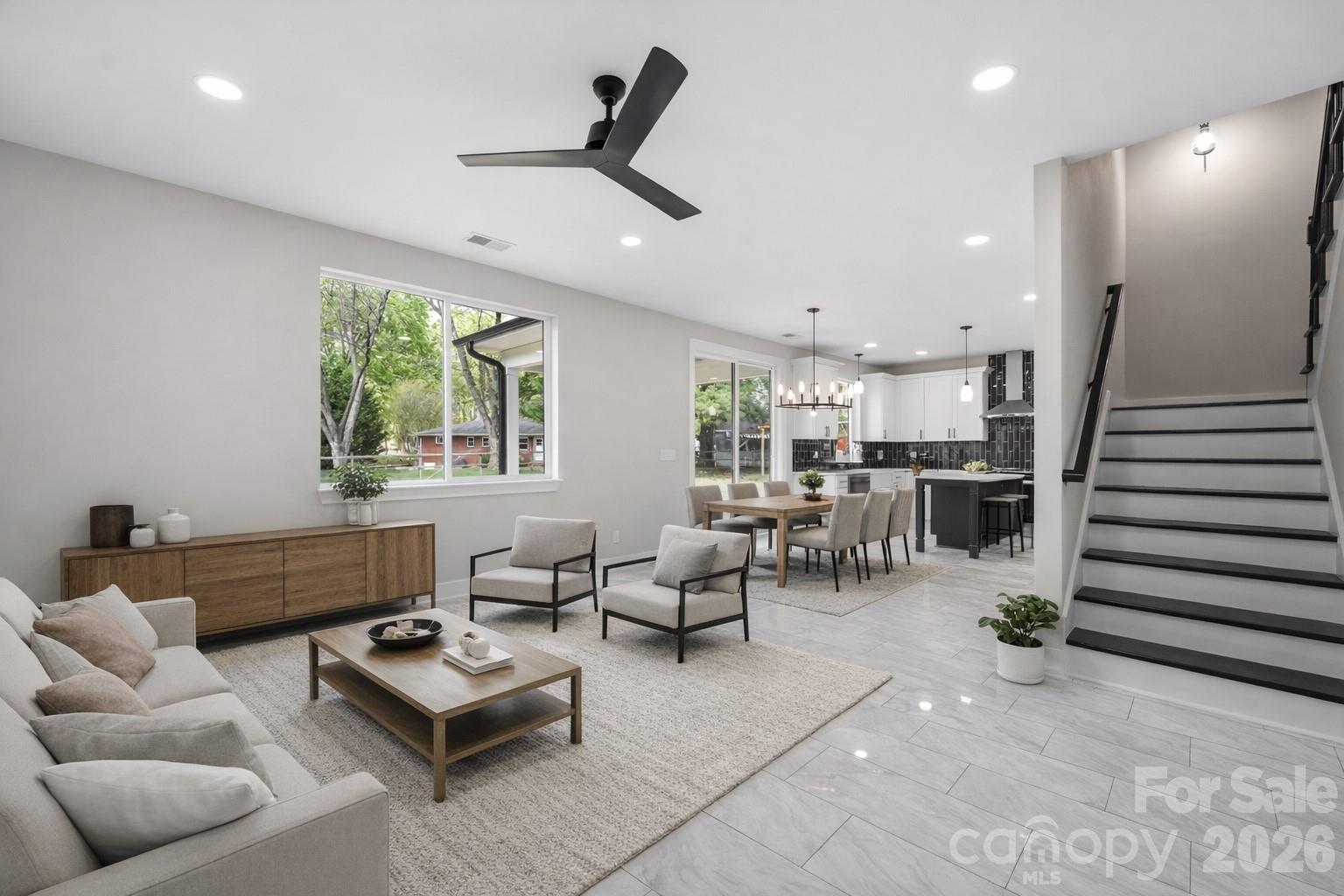 9215 Edinburg Avenue — Huntersville