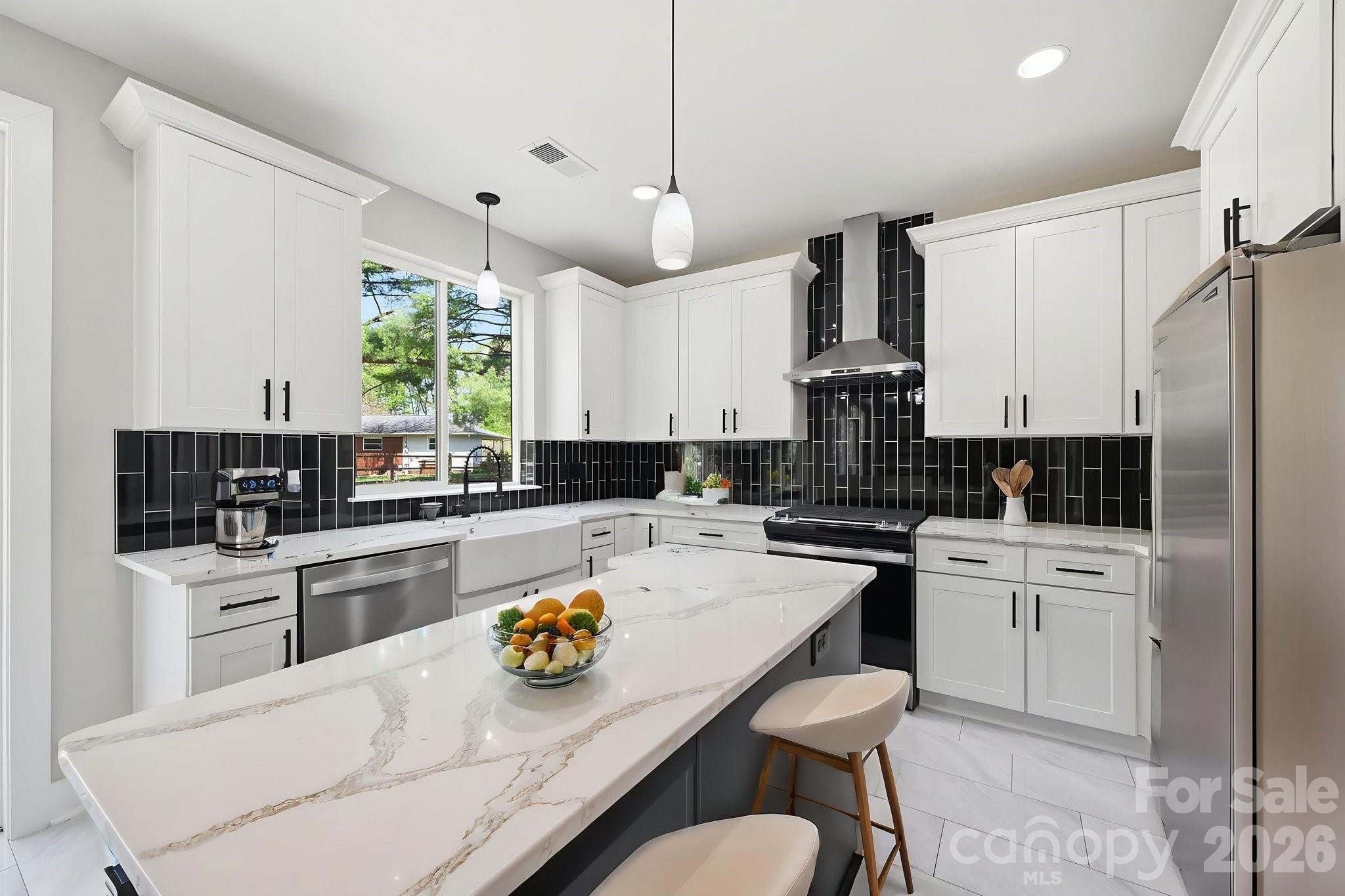 9215 Edinburg Avenue — Huntersville