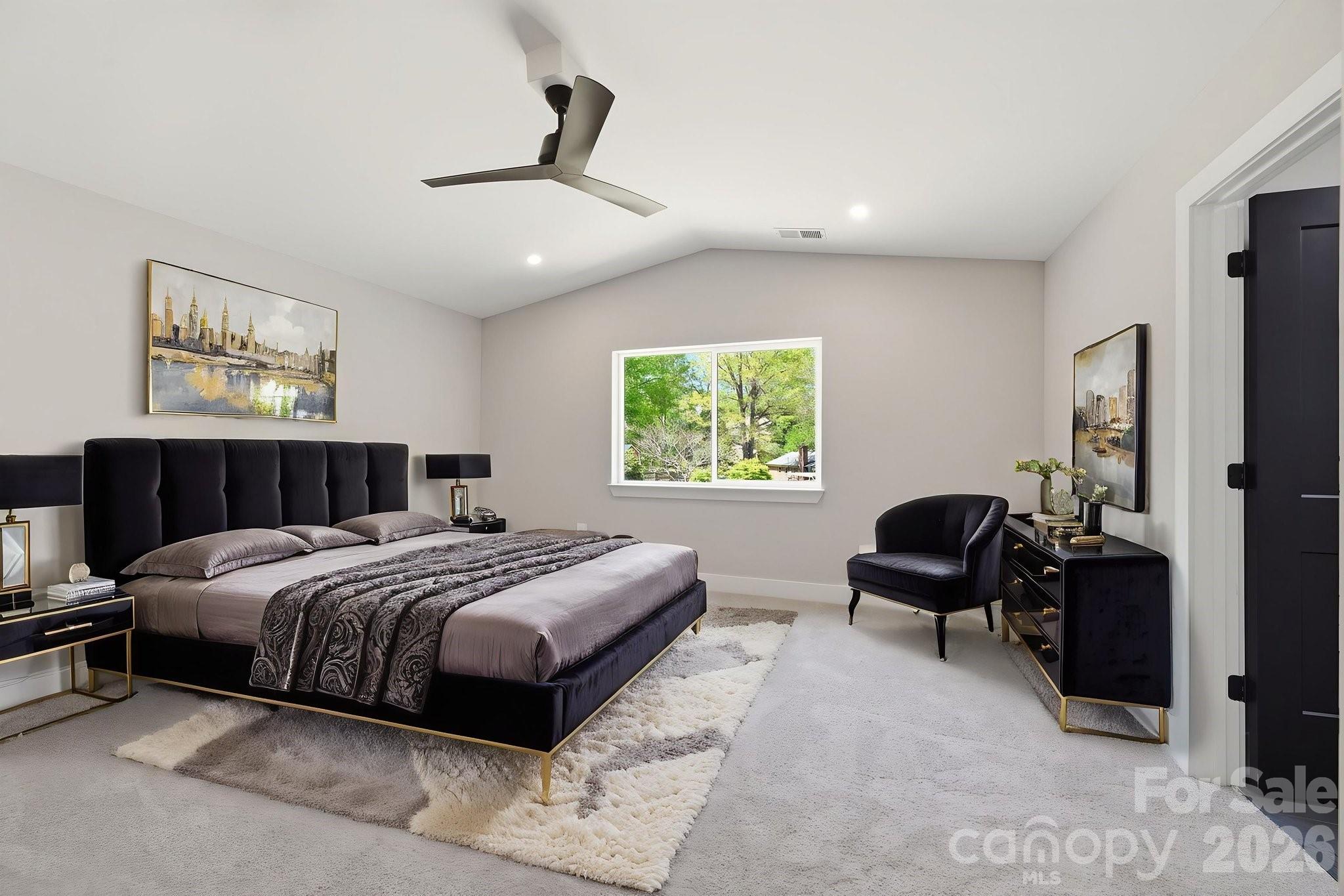 9215 Edinburg Avenue — Huntersville
