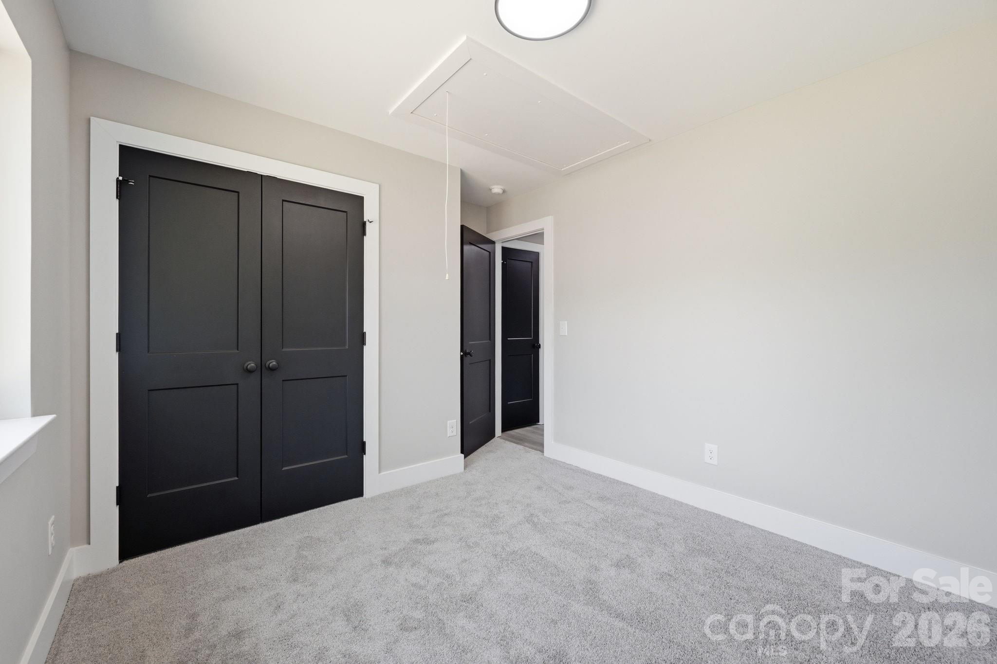 9215 Edinburg Avenue — Huntersville