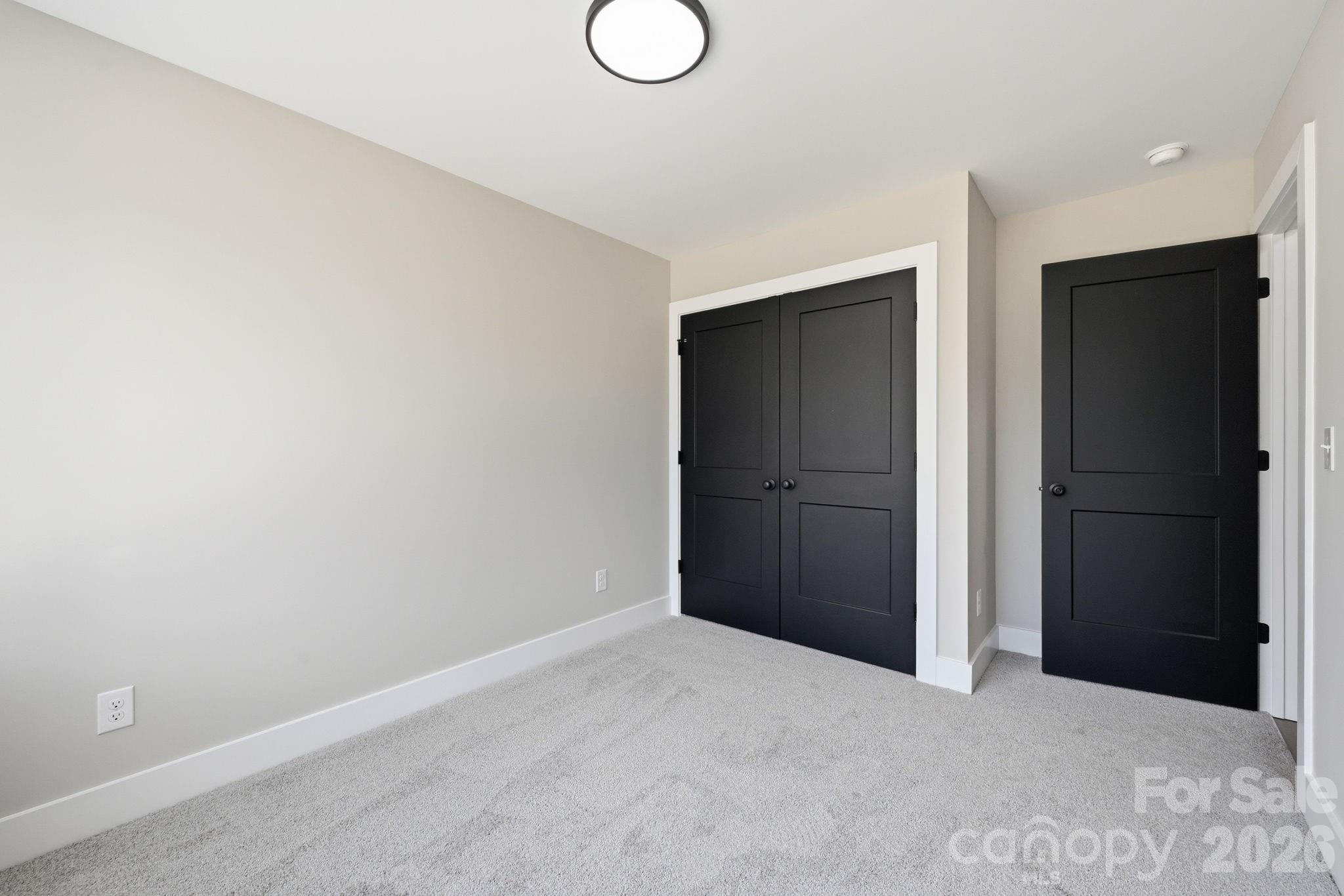 9215 Edinburg Avenue — Huntersville