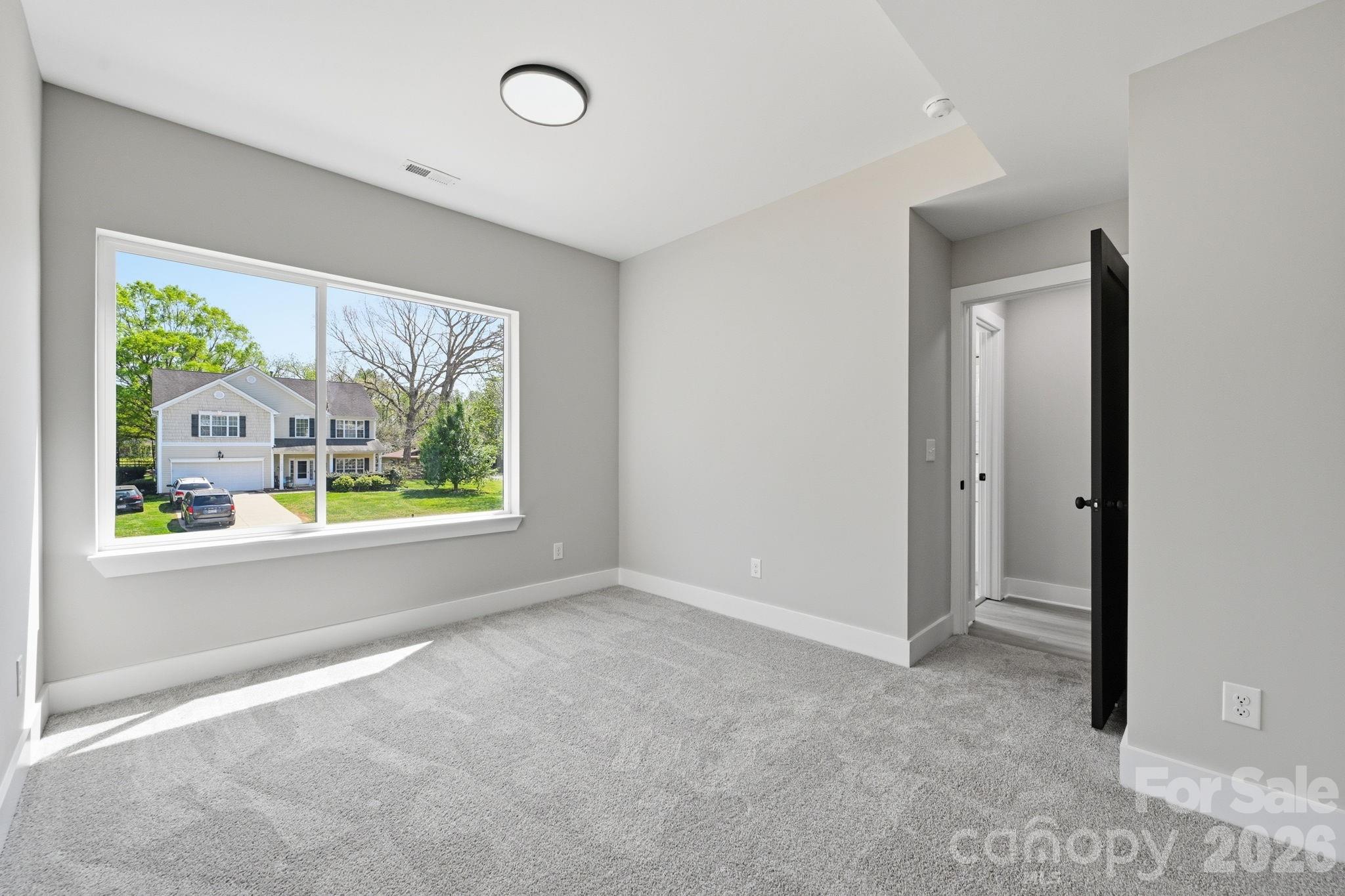 9215 Edinburg Avenue — Huntersville