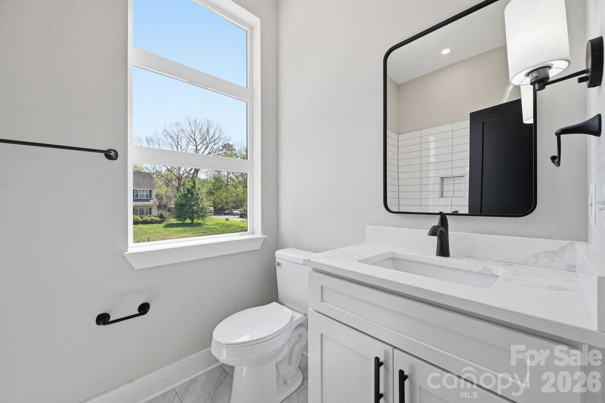 9215 Edinburg Avenue — Huntersville