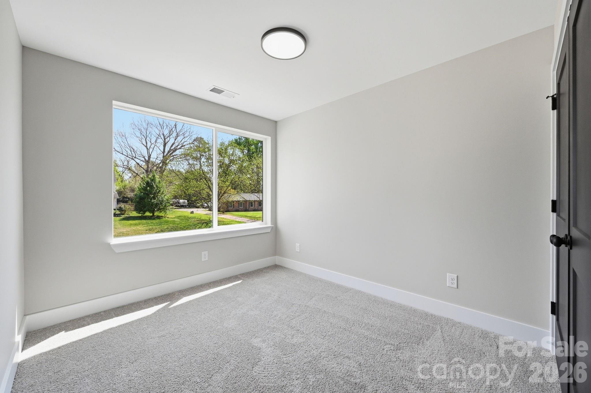 9215 Edinburg Avenue — Huntersville
