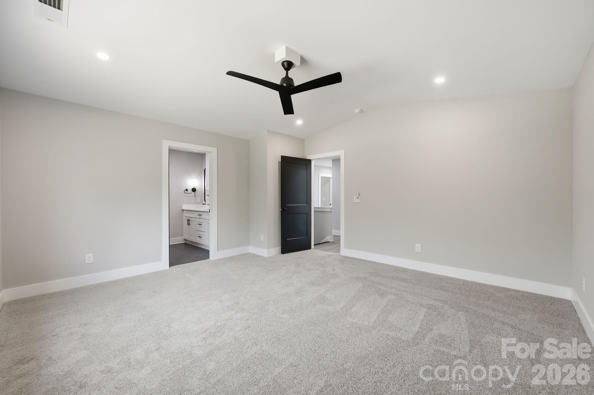 9215 Edinburg Avenue — Huntersville