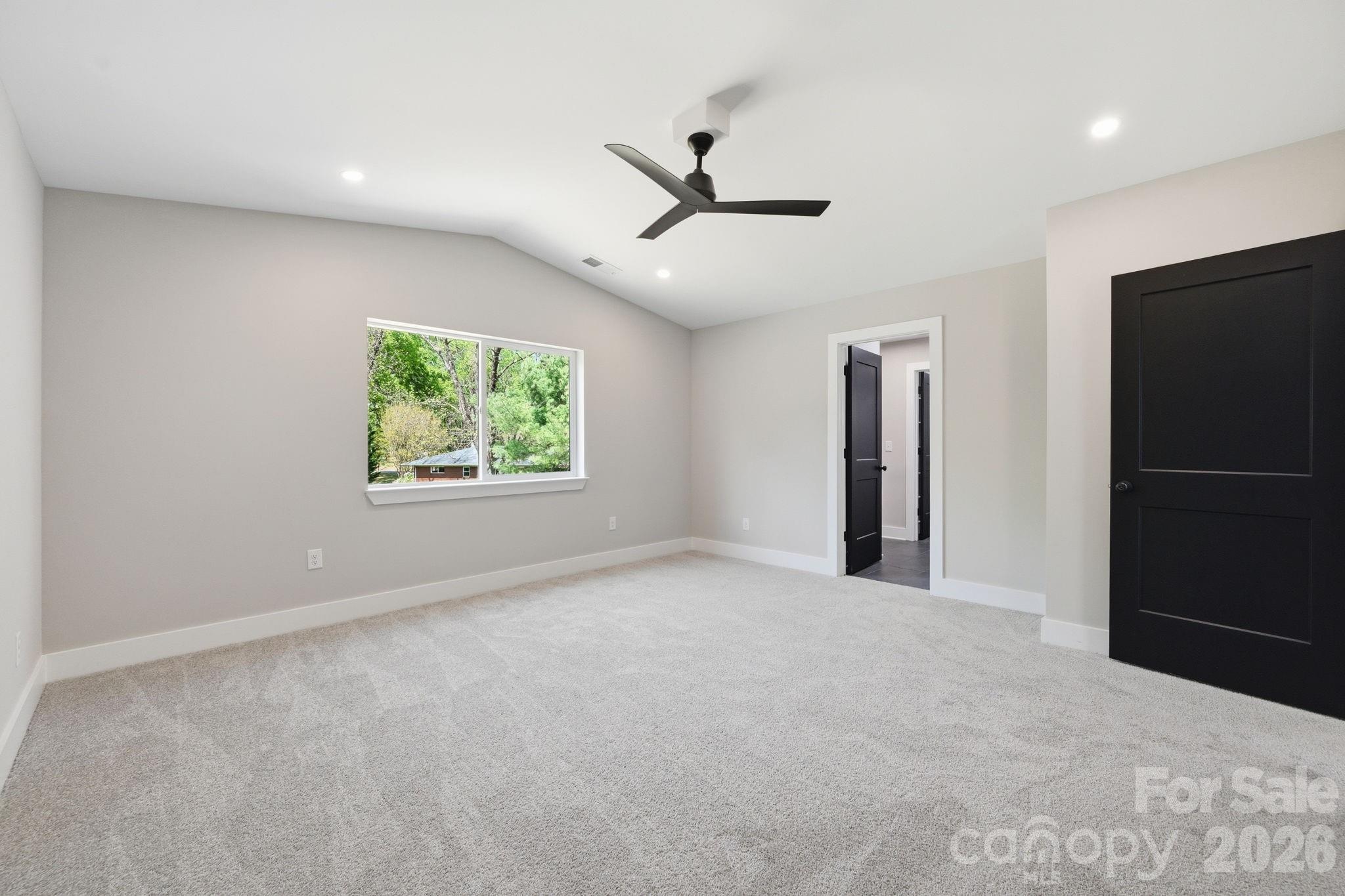9215 Edinburg Avenue — Huntersville