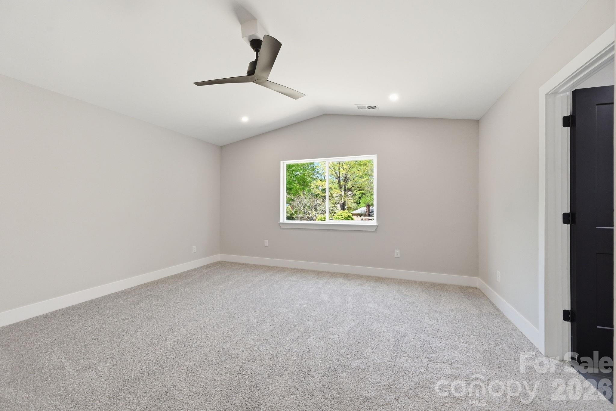 9215 Edinburg Avenue — Huntersville