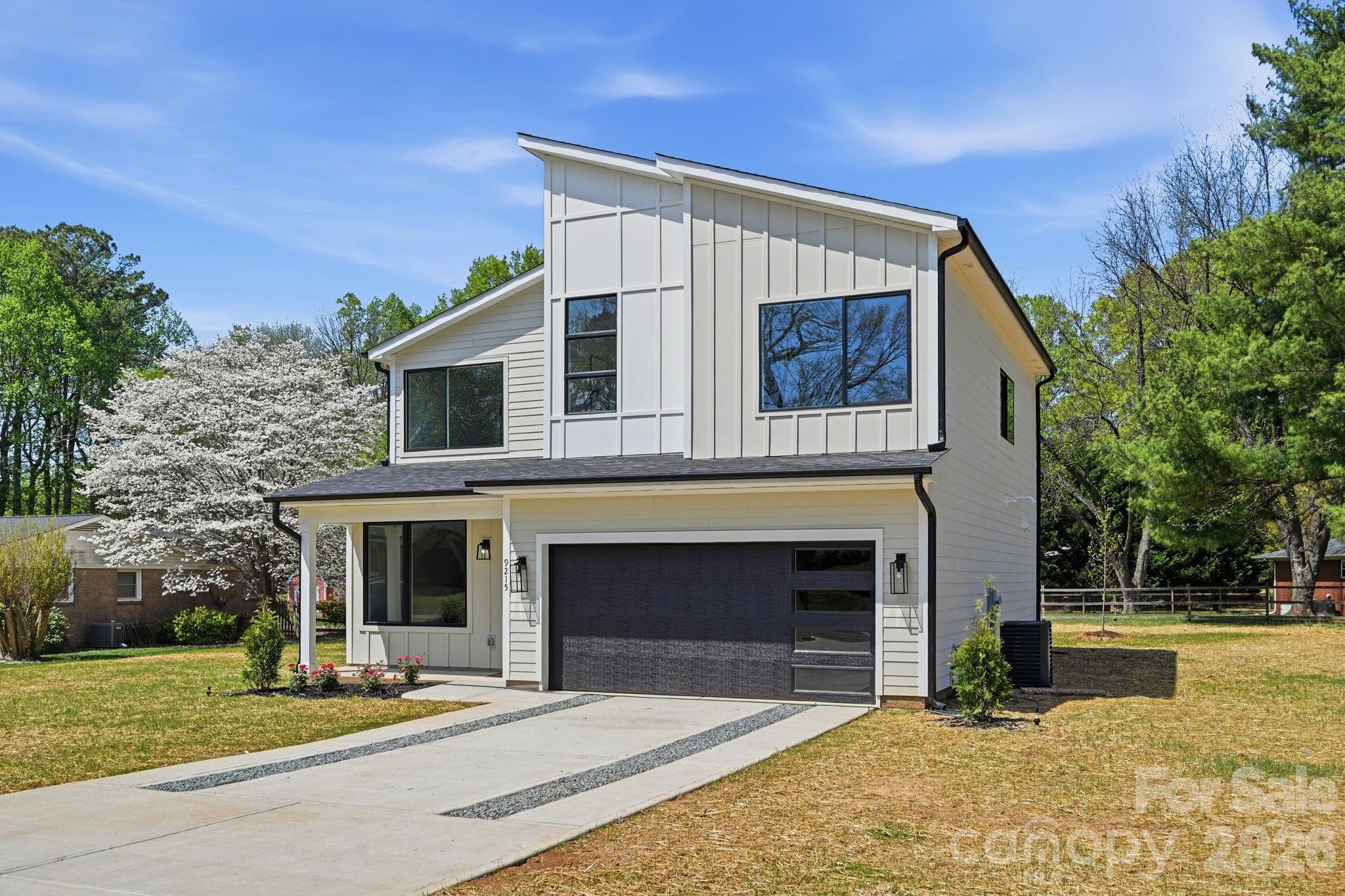 9215 Edinburg Avenue — Huntersville
