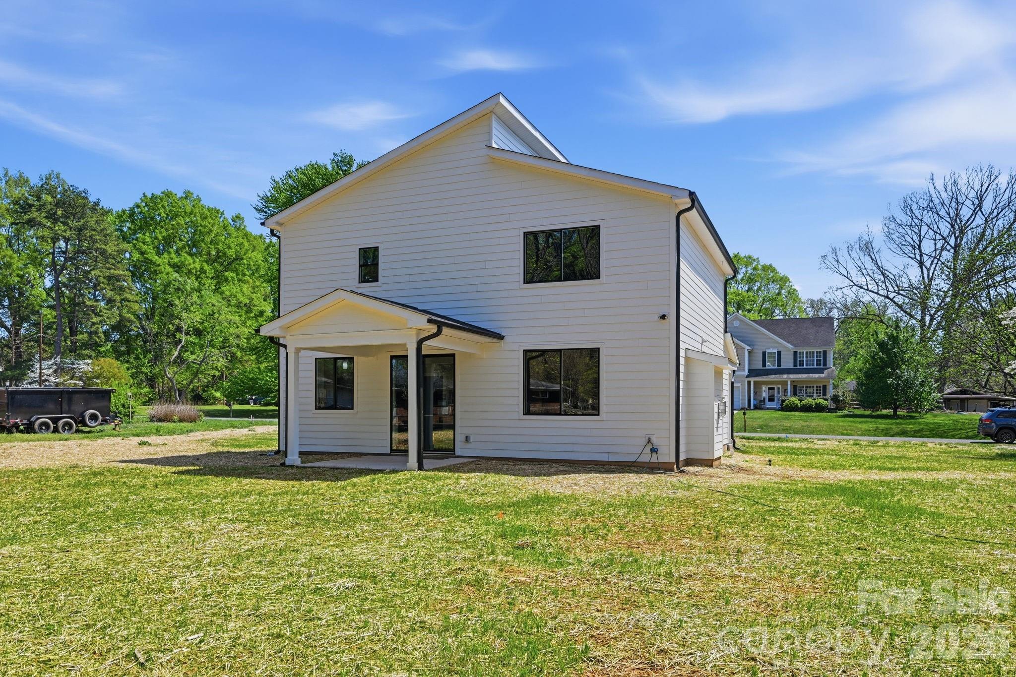 9215 Edinburg Avenue — Huntersville