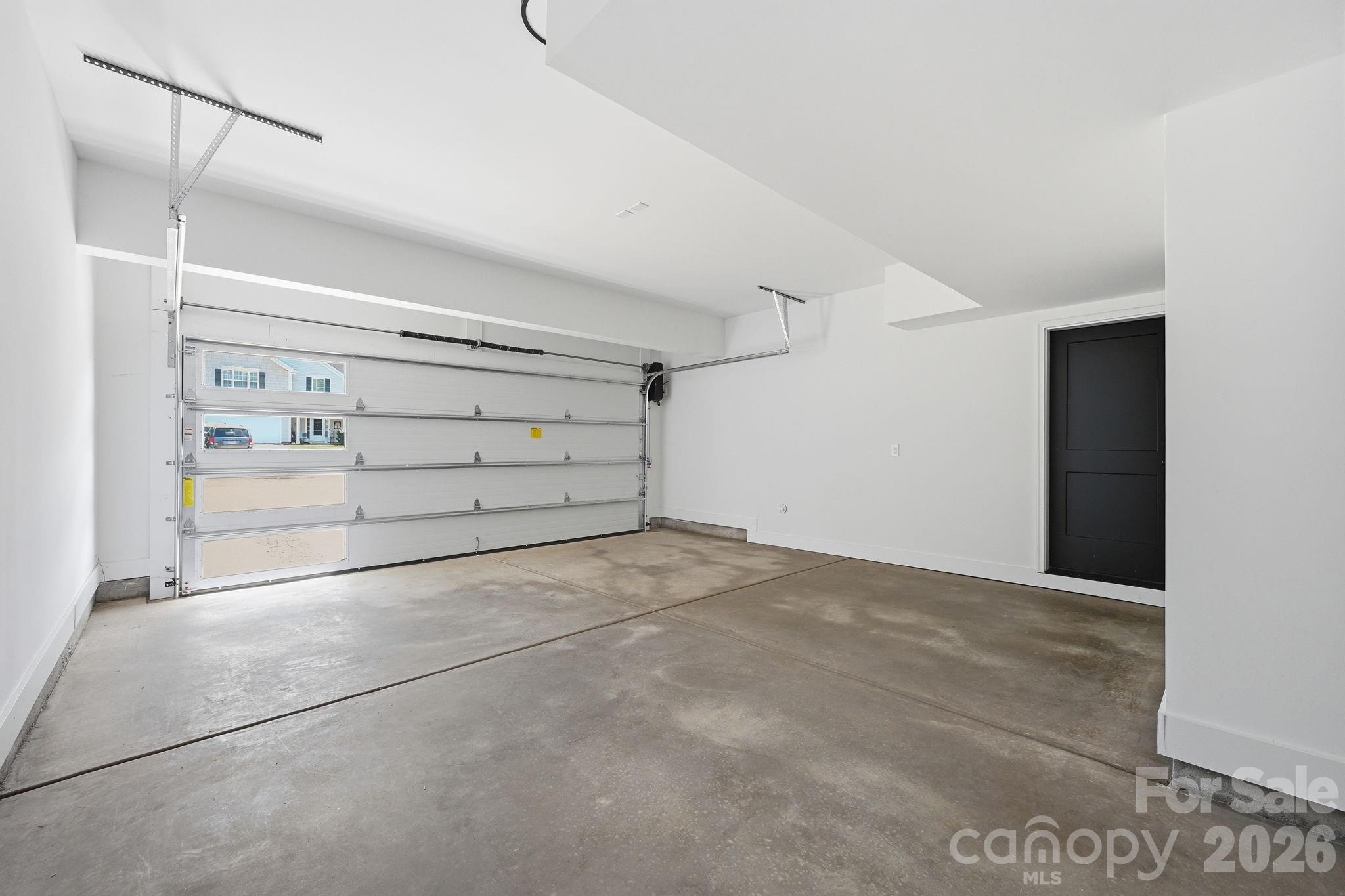9215 Edinburg Avenue — Huntersville