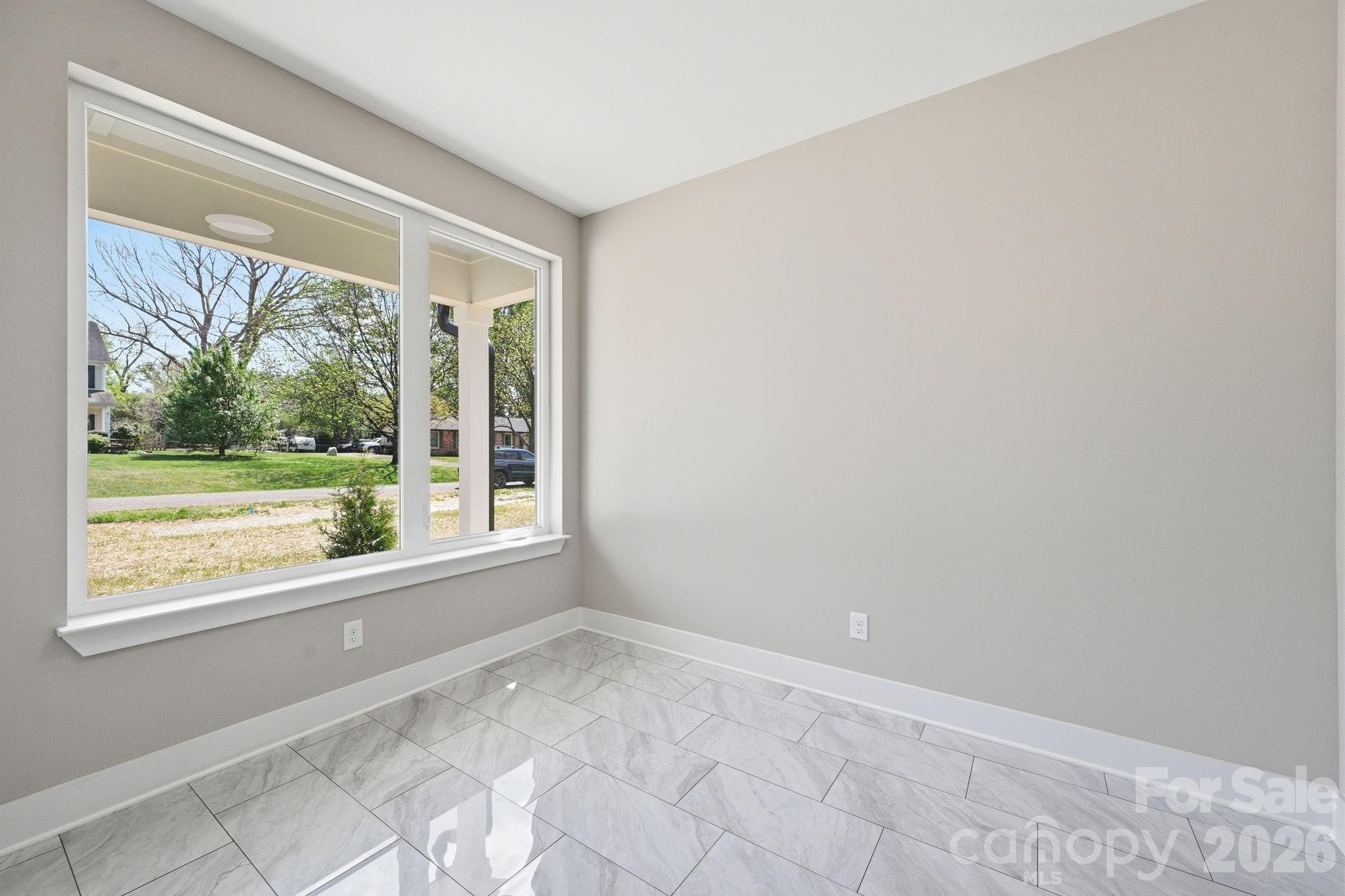 9215 Edinburg Avenue — Huntersville