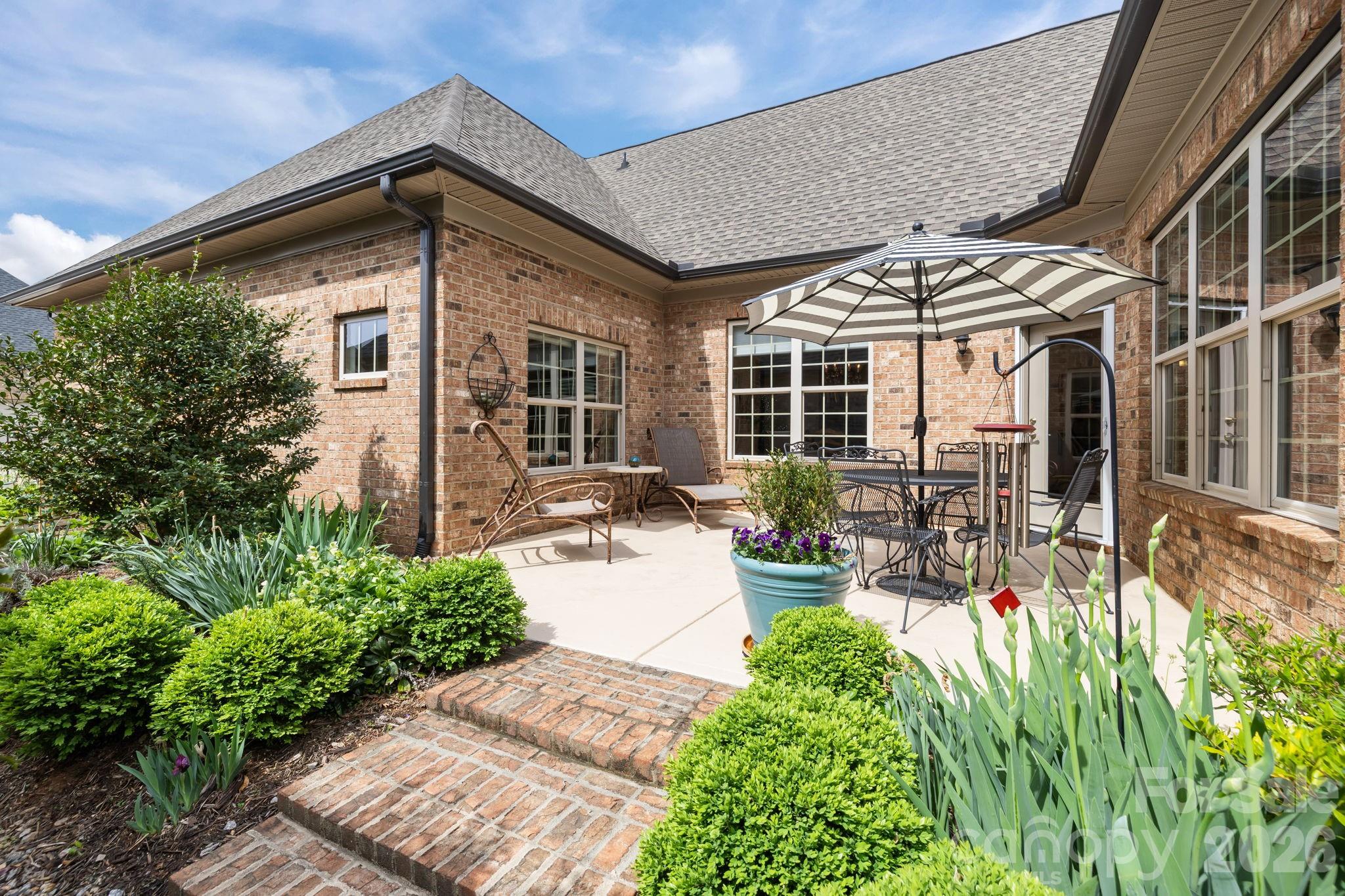 5235 Courtyard Lane — Belmont