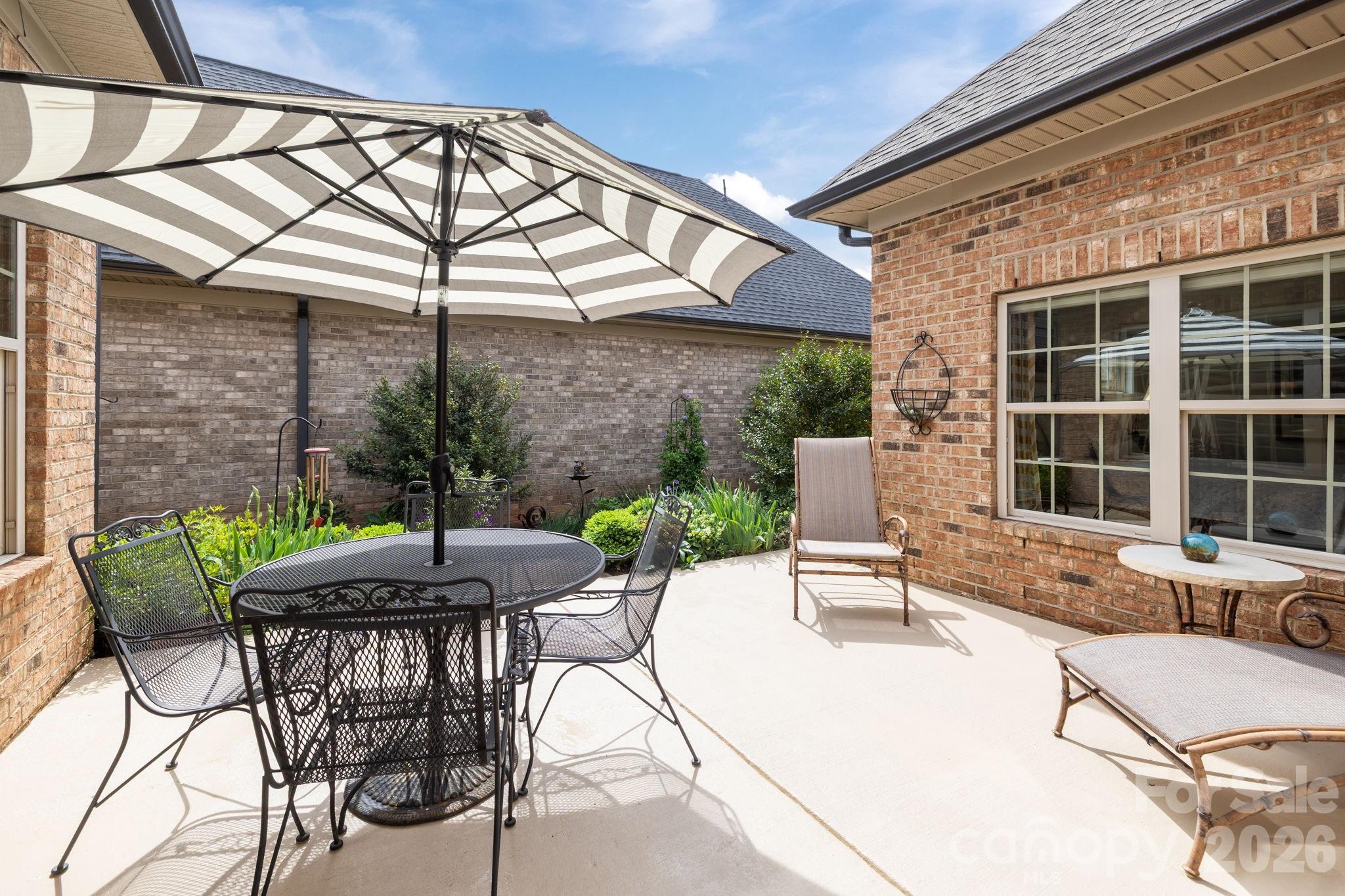 5235 Courtyard Lane — Belmont