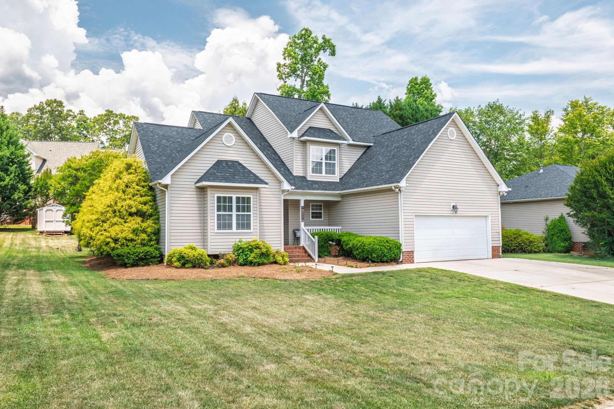 208 Deerfield Drive — Mount Holly