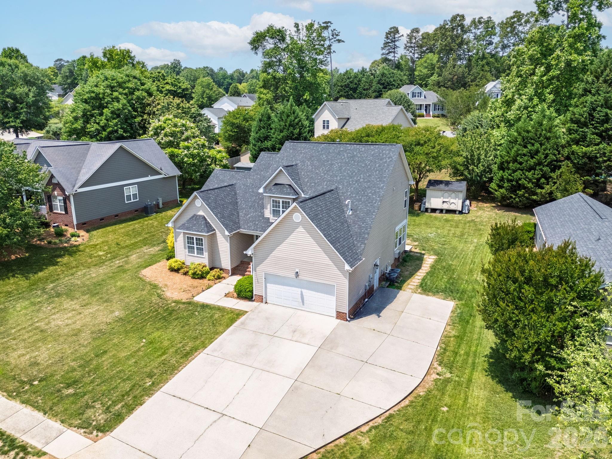 208 Deerfield Drive — Mount Holly