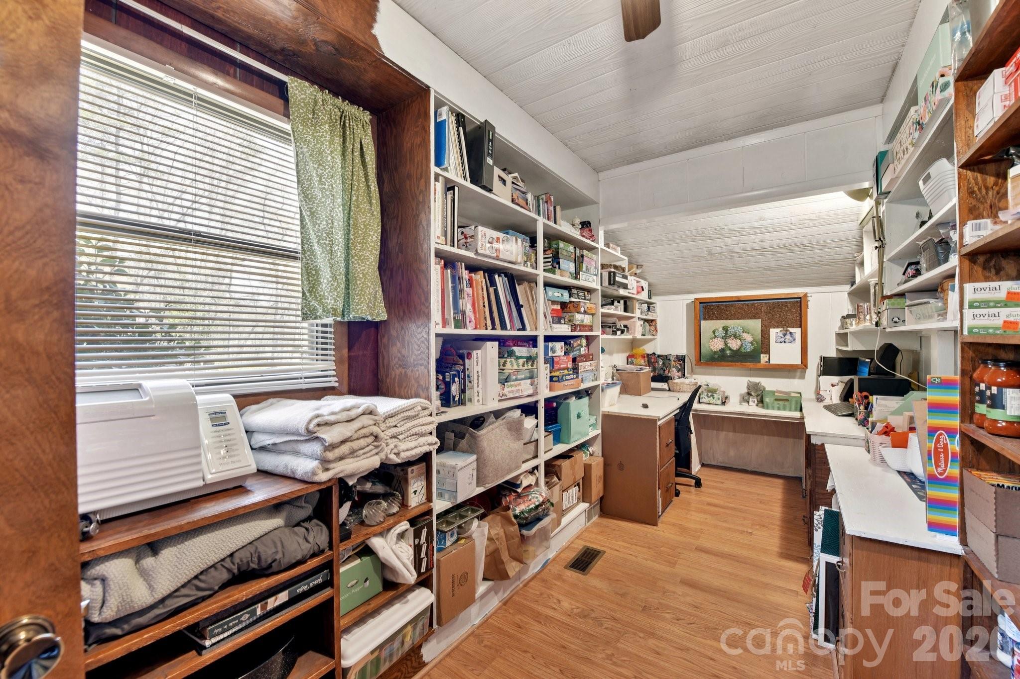 438 Cox Lake Road — Stanley