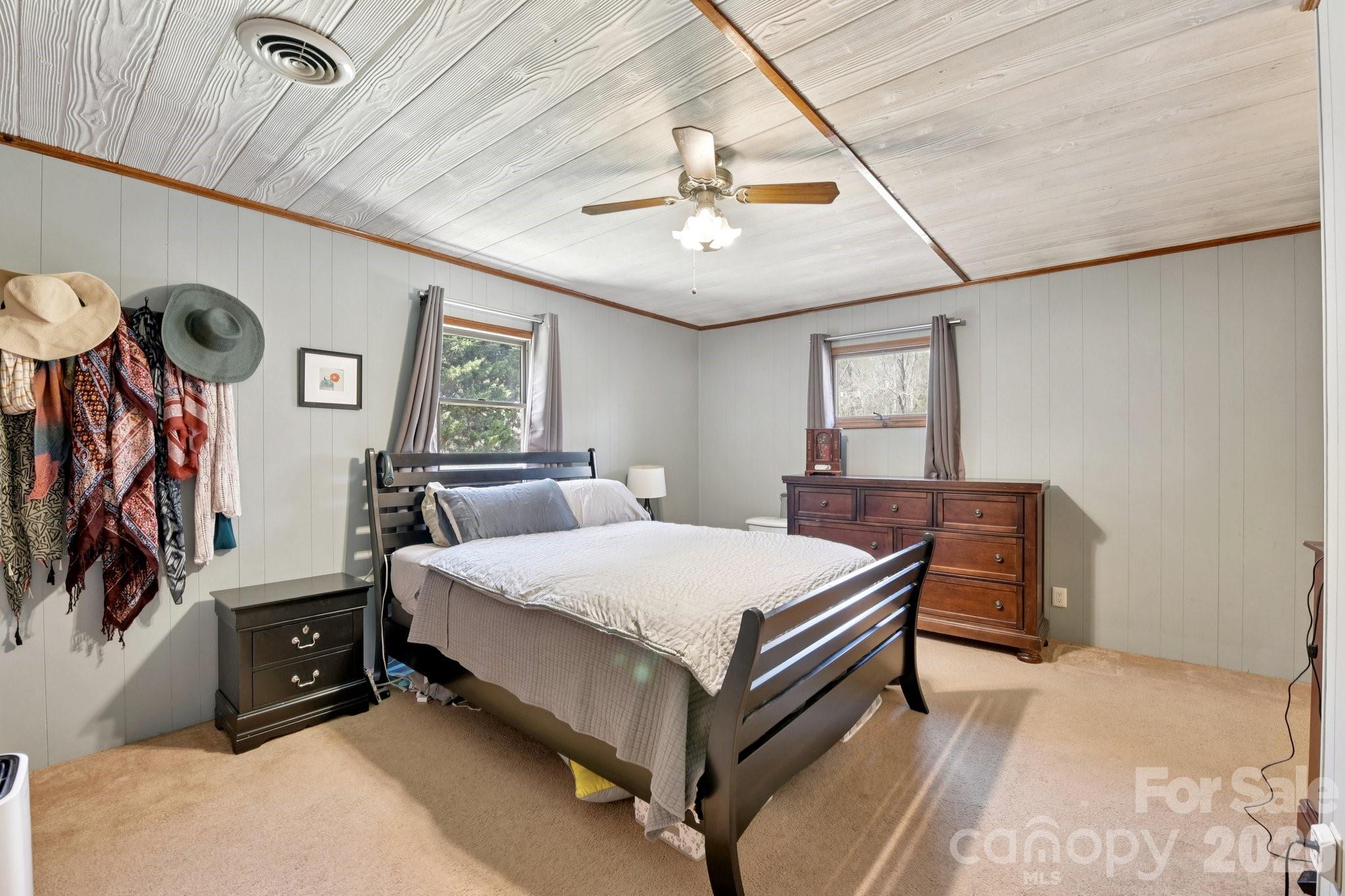 438 Cox Lake Road — Stanley