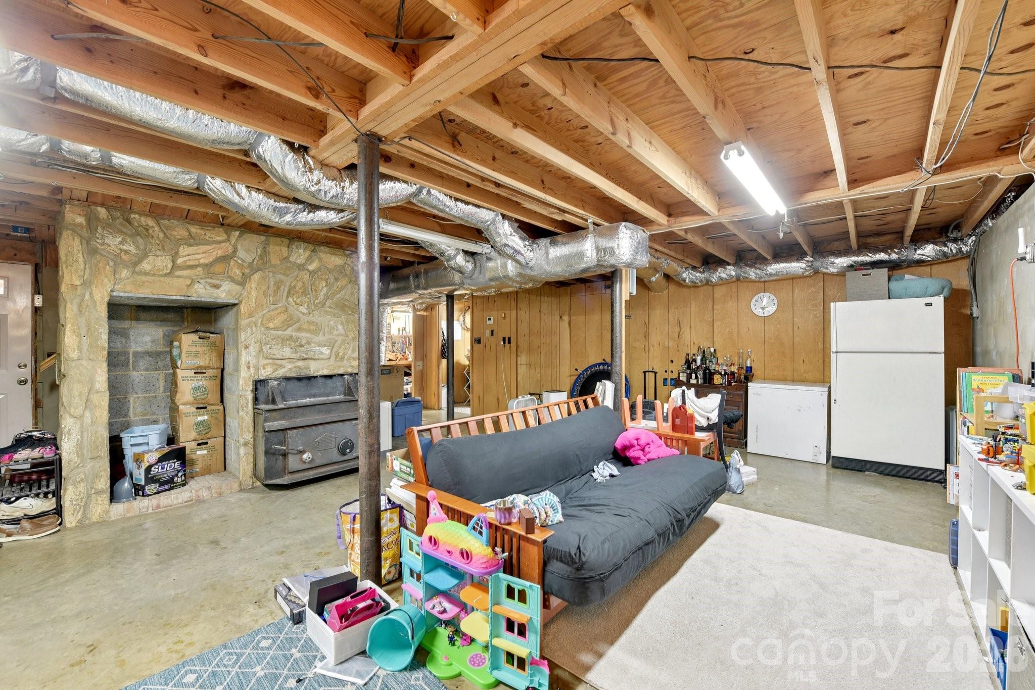 438 Cox Lake Road — Stanley