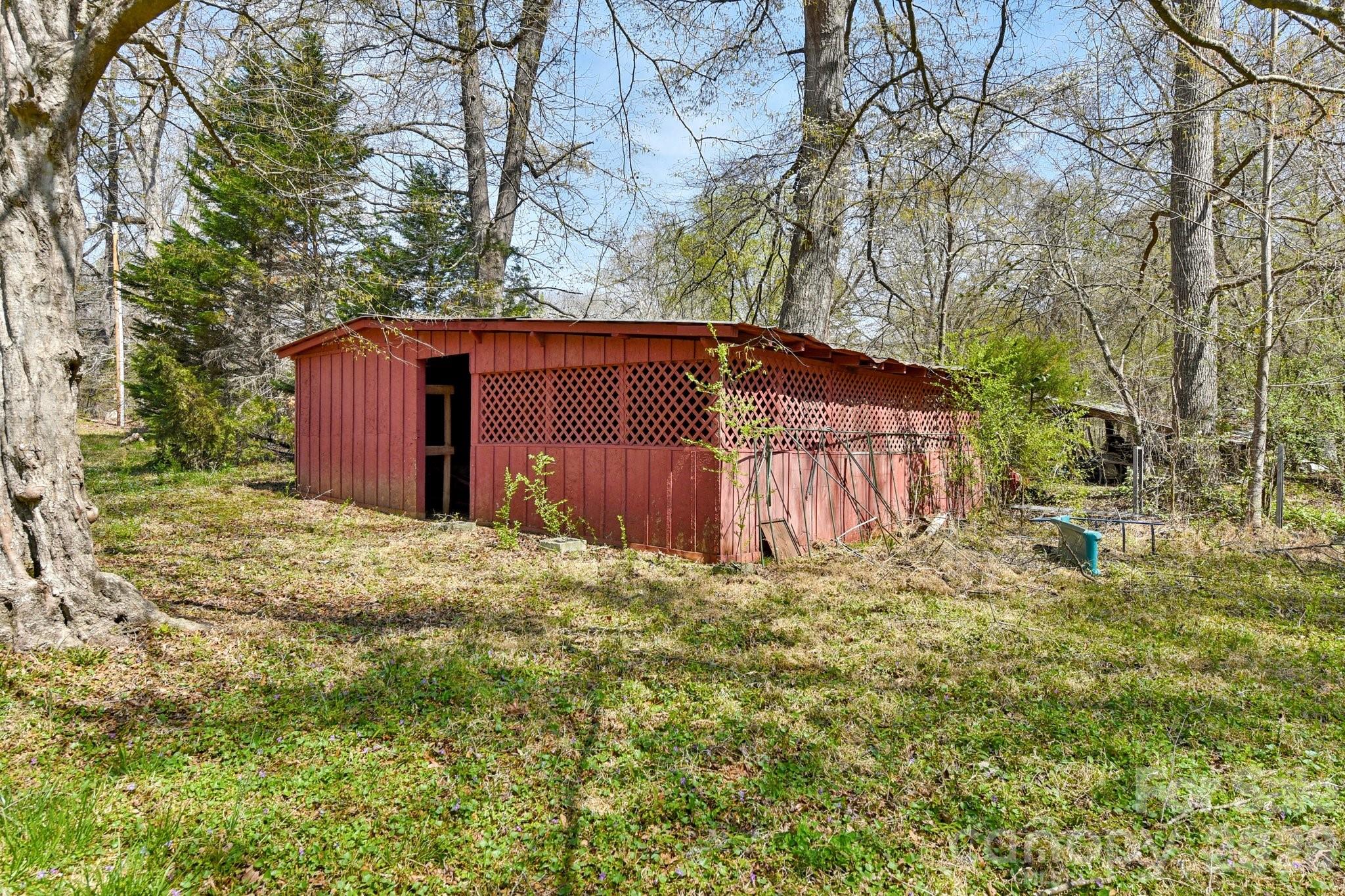 438 Cox Lake Road — Stanley