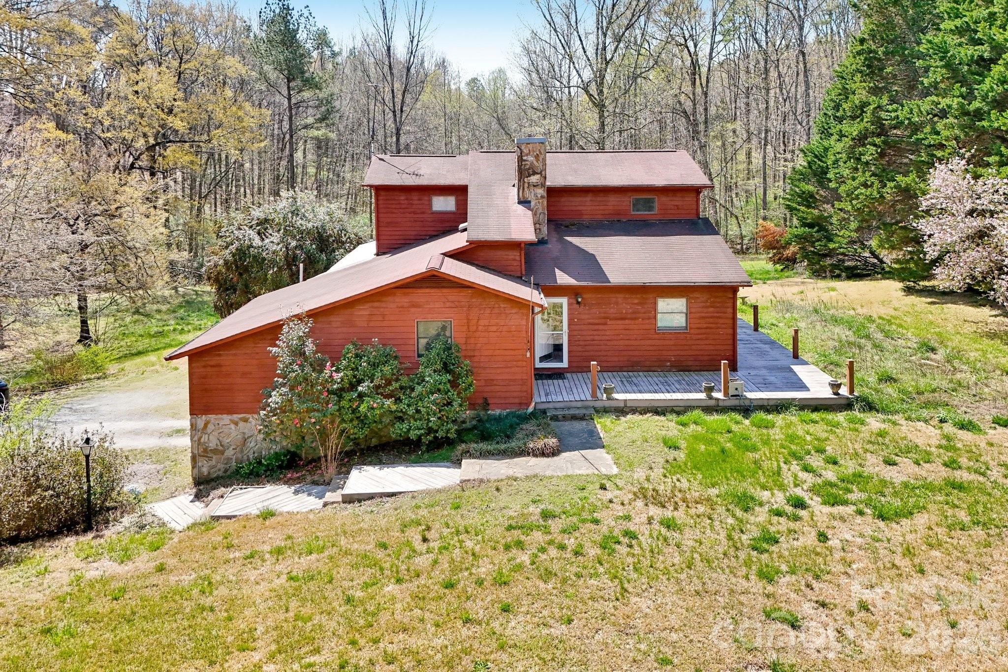 438 Cox Lake Road — Stanley