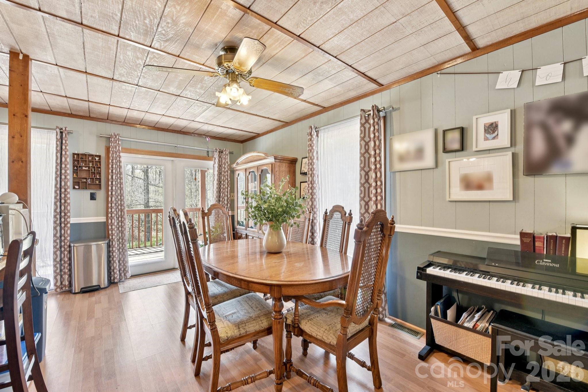 438 Cox Lake Road — Stanley