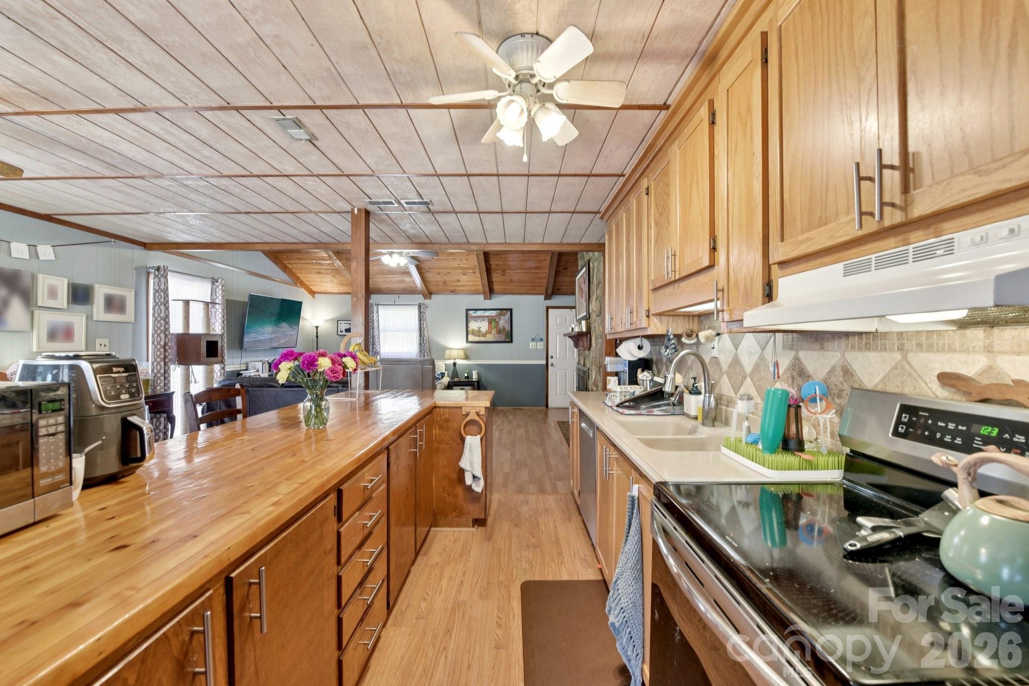 438 Cox Lake Road — Stanley