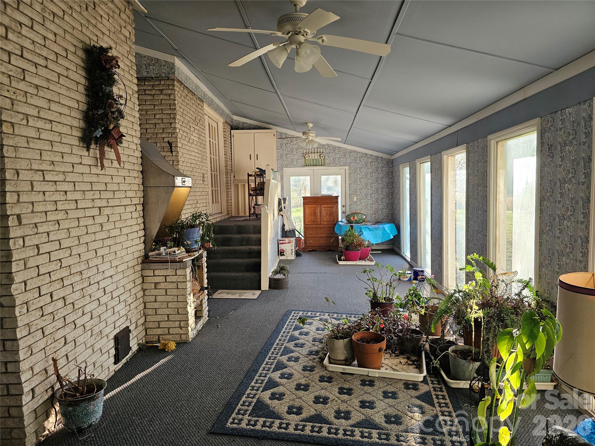 979 Suttle Road — Lancaster