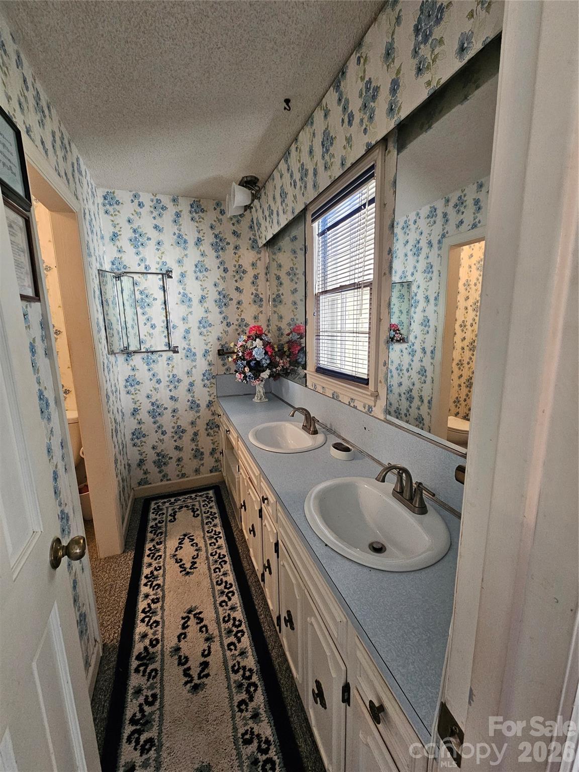 979 Suttle Road — Lancaster