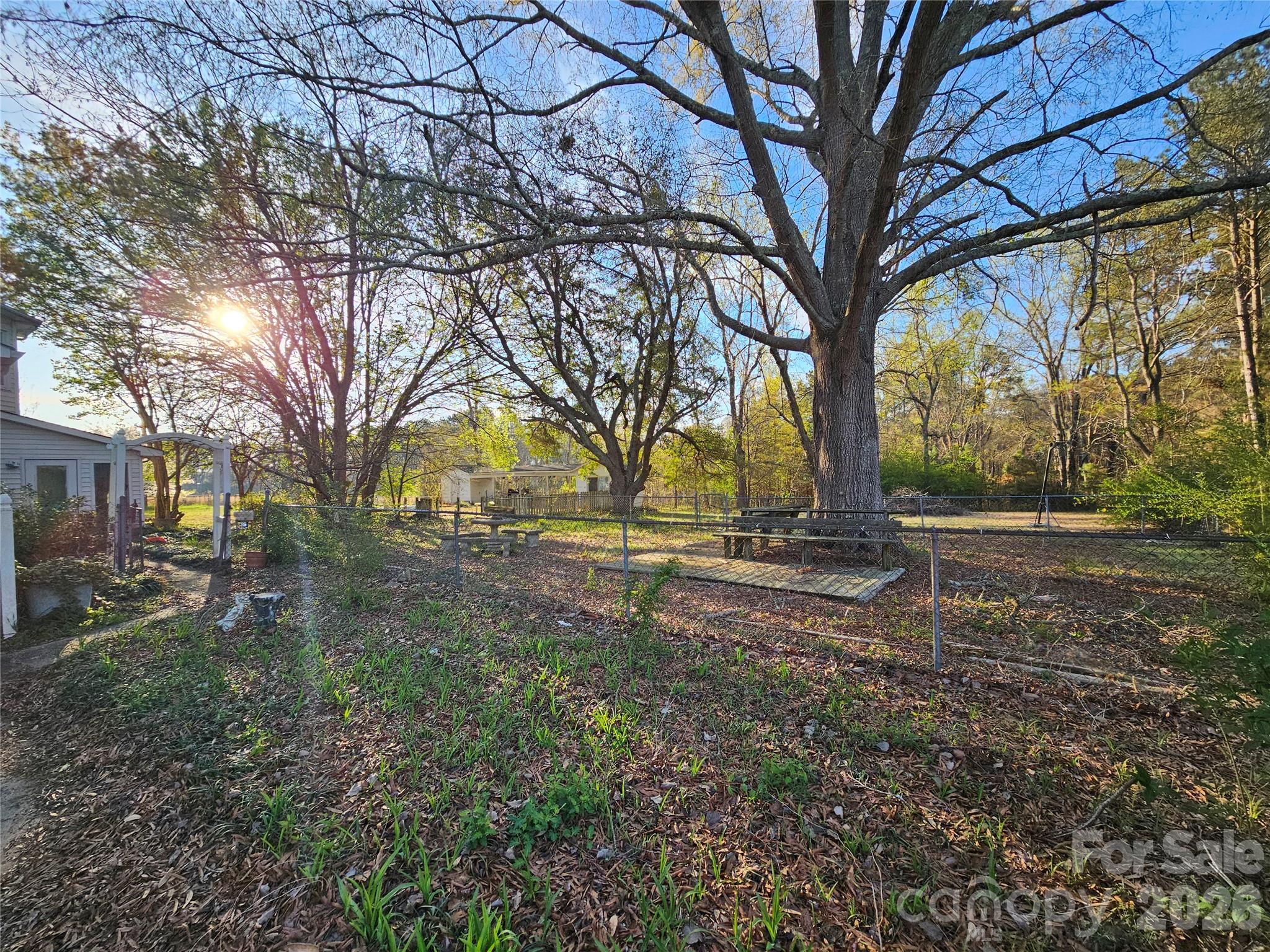 979 Suttle Road — Lancaster