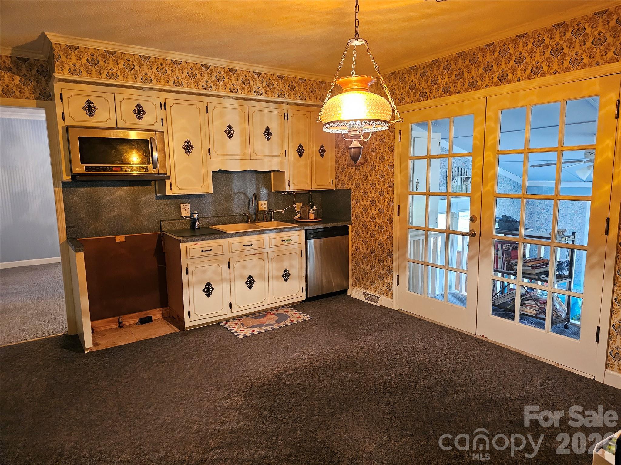 979 Suttle Road — Lancaster