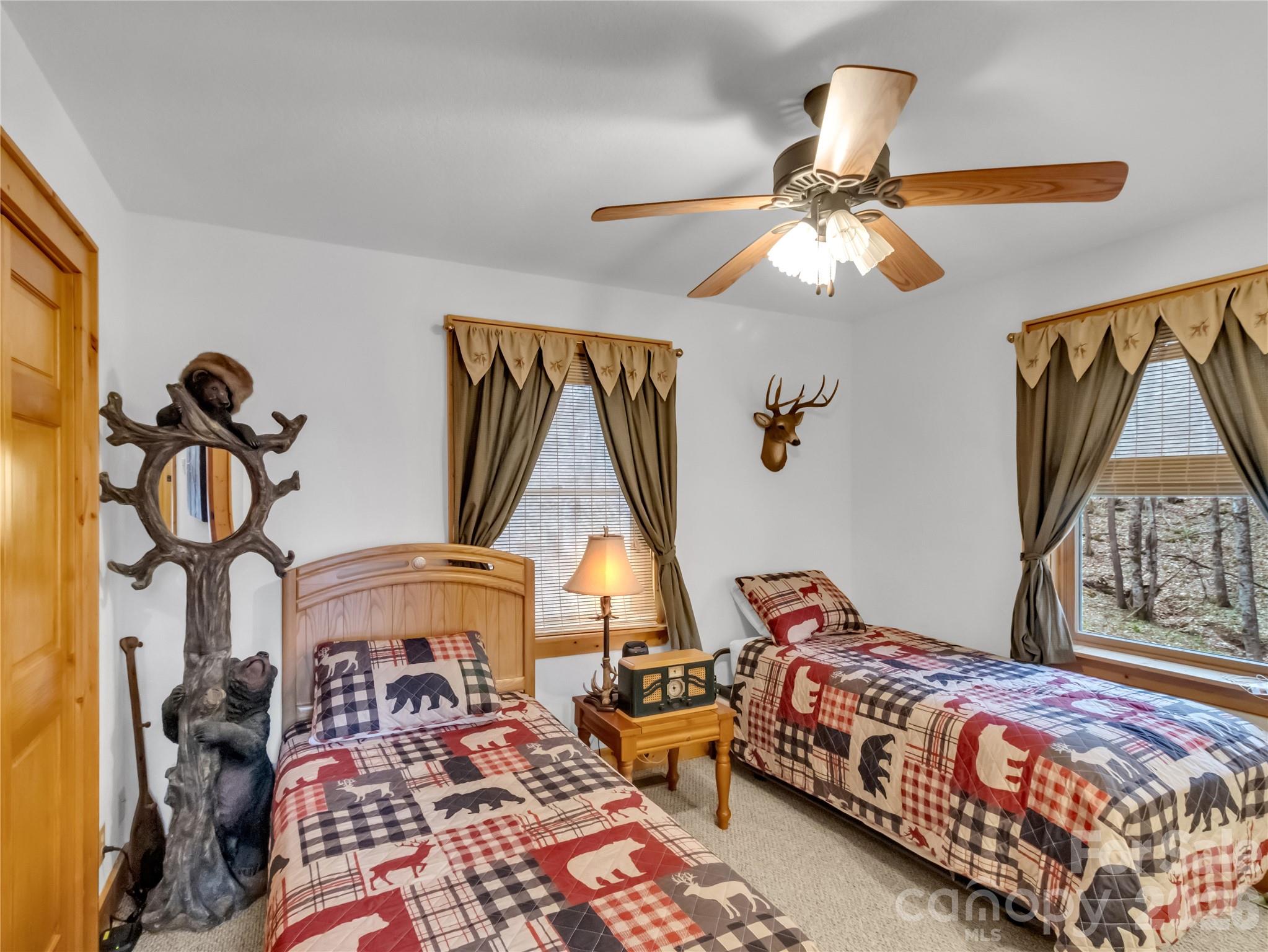 1664 Tawodi Trail — Maggie Valley