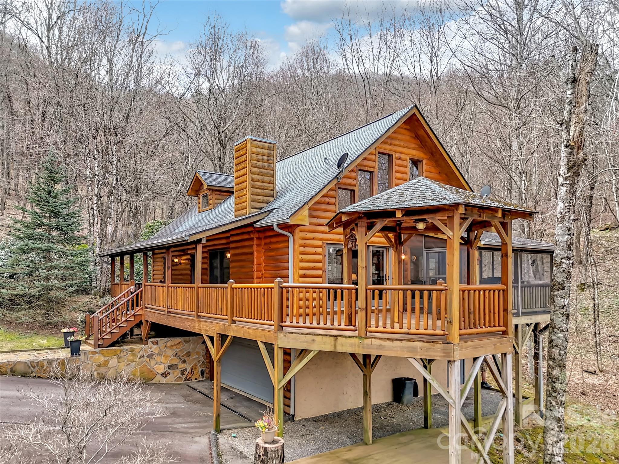 1664 Tawodi Trail — Maggie Valley