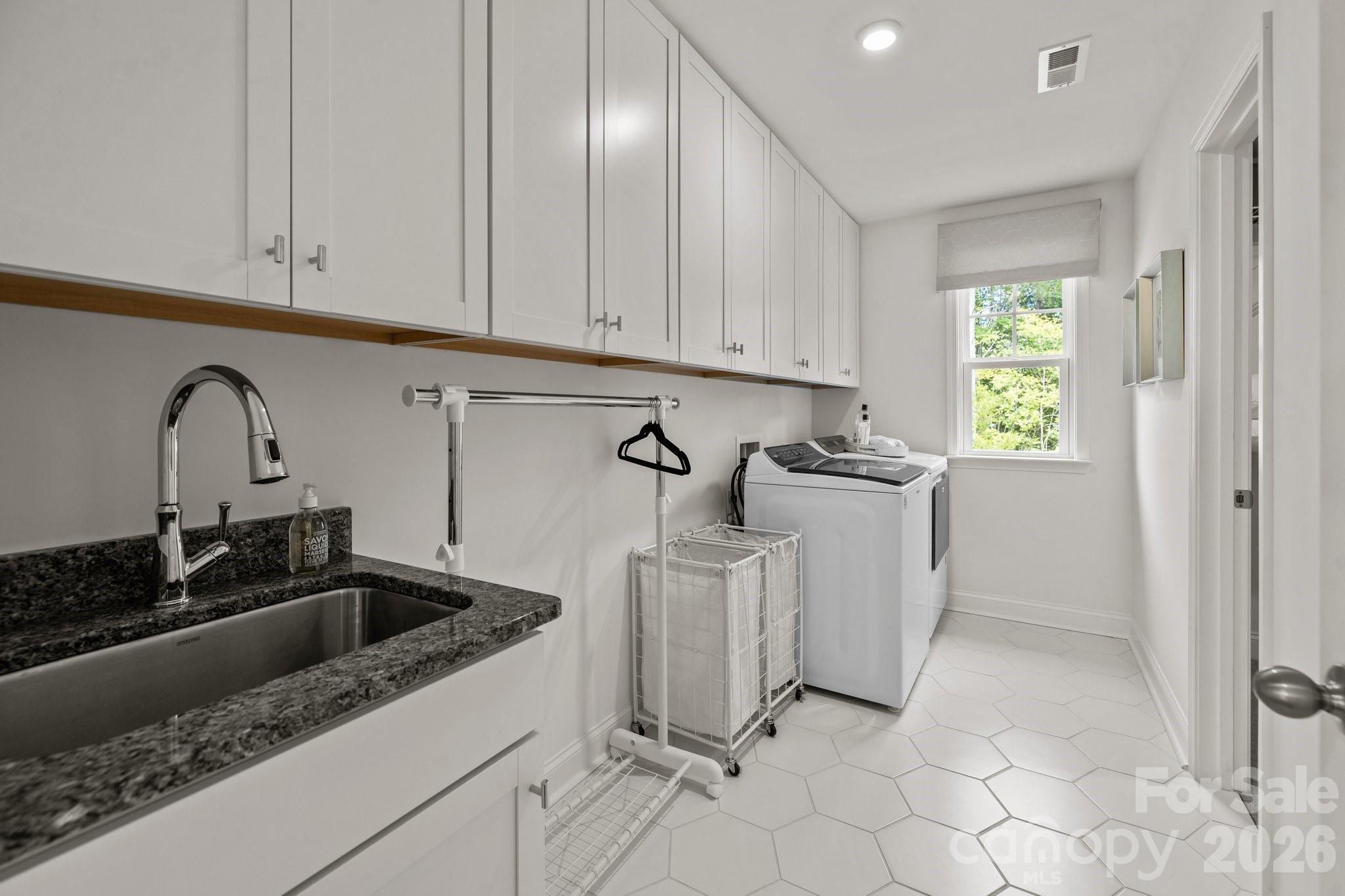 1447 Lady Slipper Court #140 — York