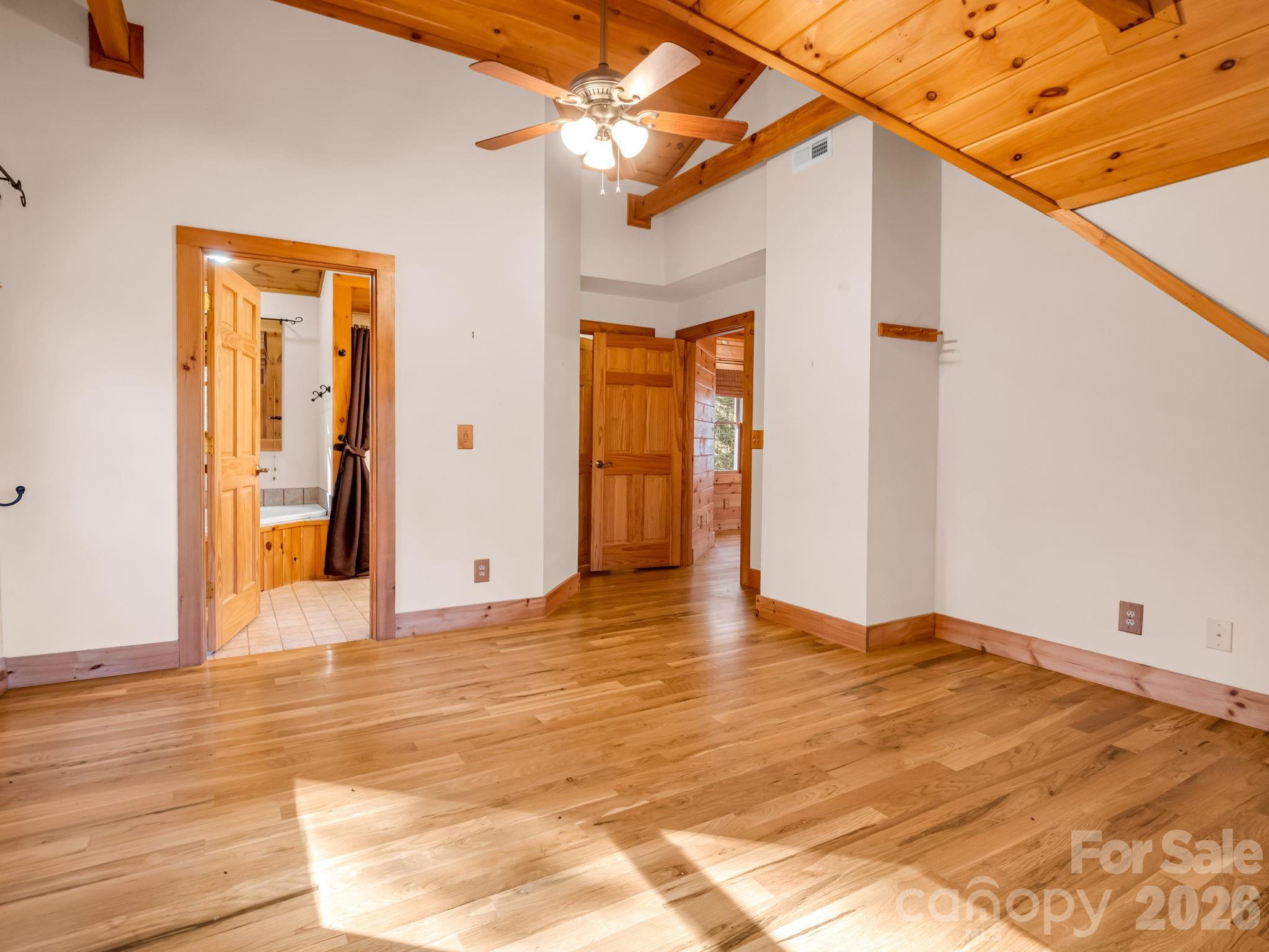 907 Hidden Lake Parkway — Nebo