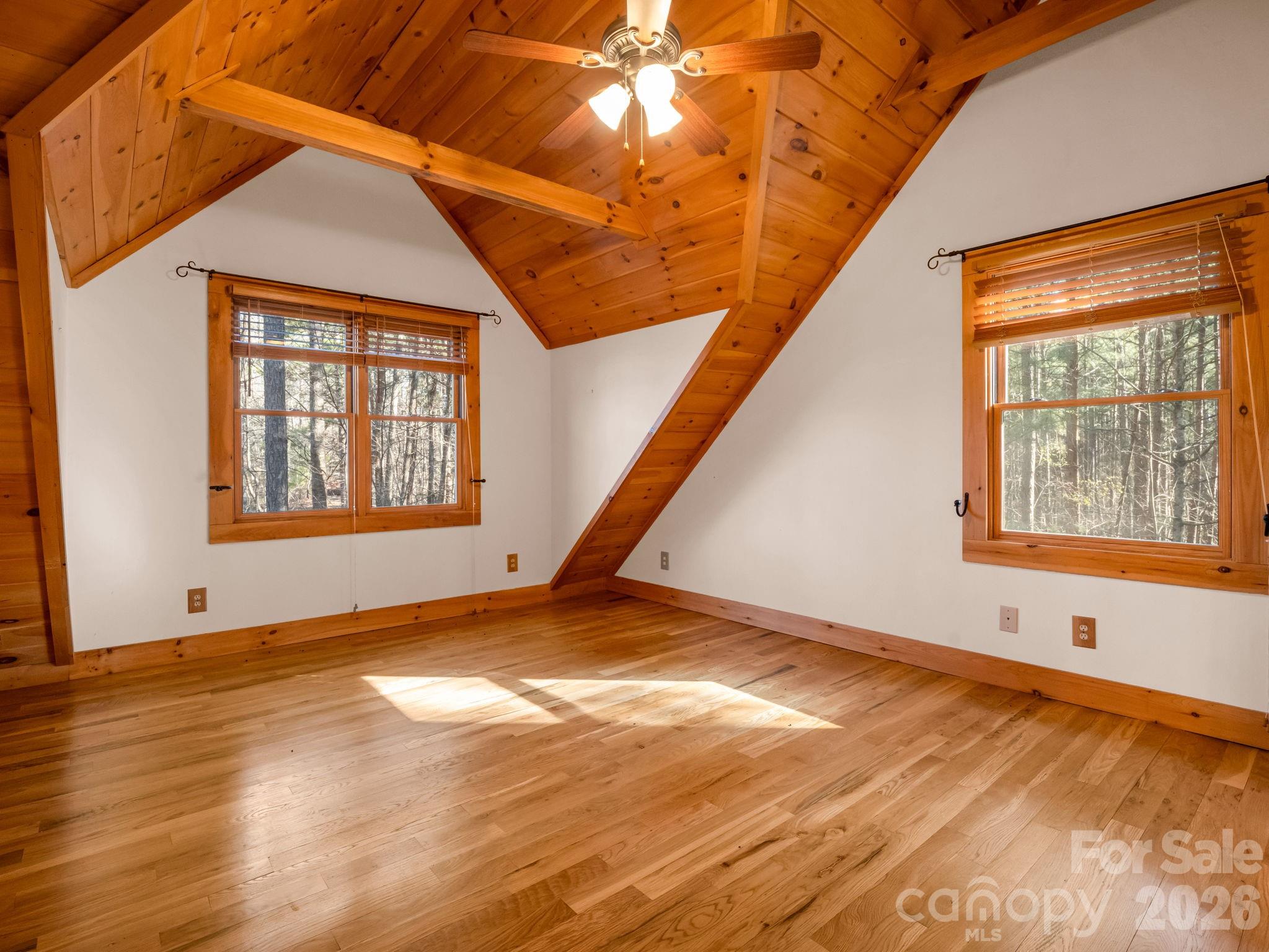 907 Hidden Lake Parkway — Nebo