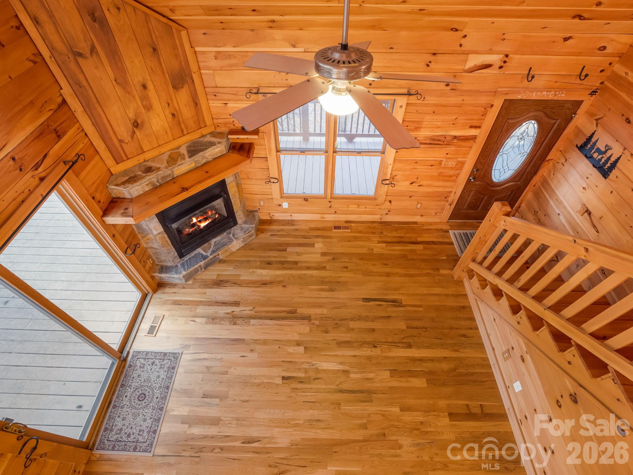 907 Hidden Lake Parkway — Nebo